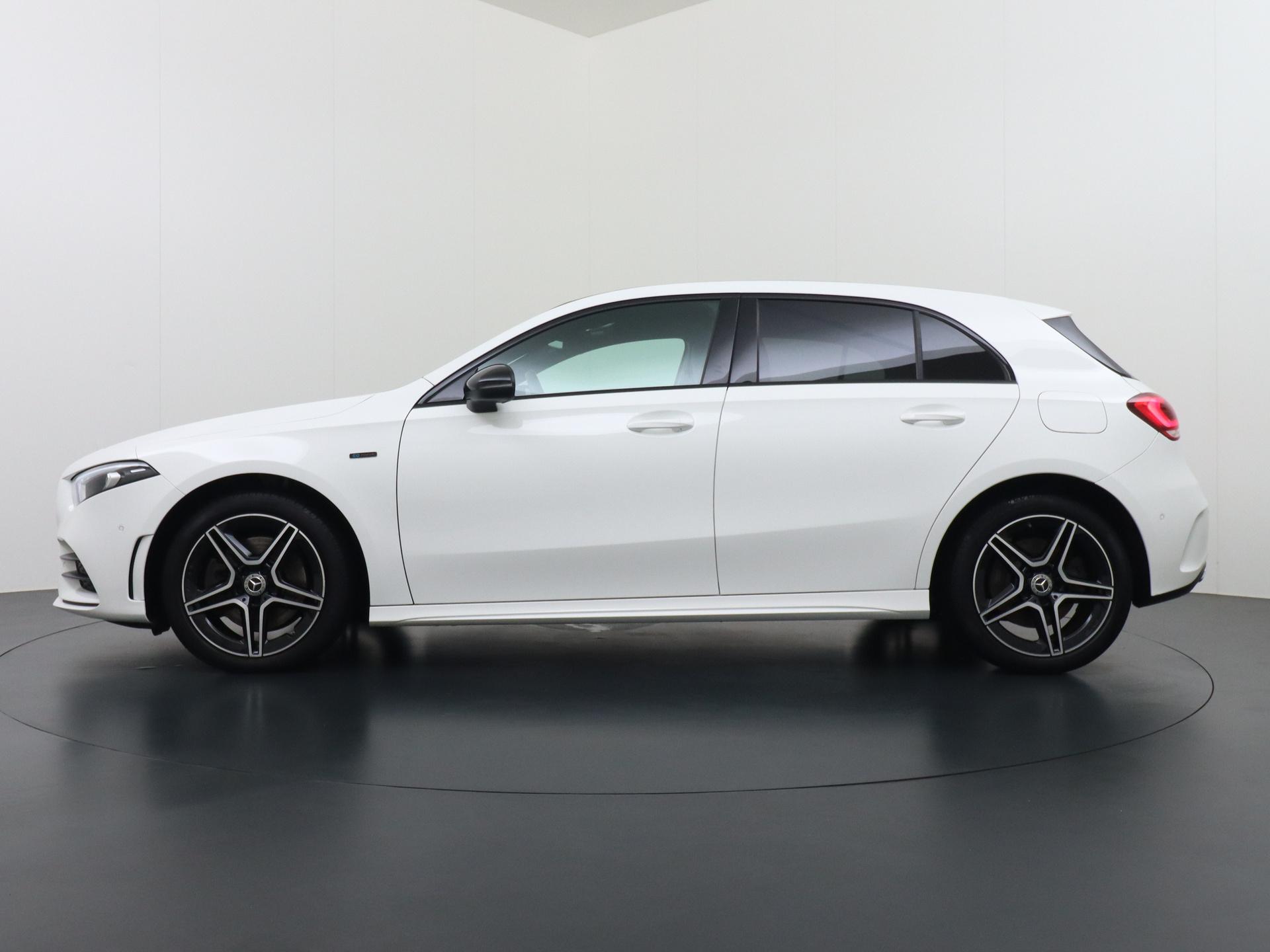 Mercedes-Benz A-Klasse 250 e AMG Business Solution 1