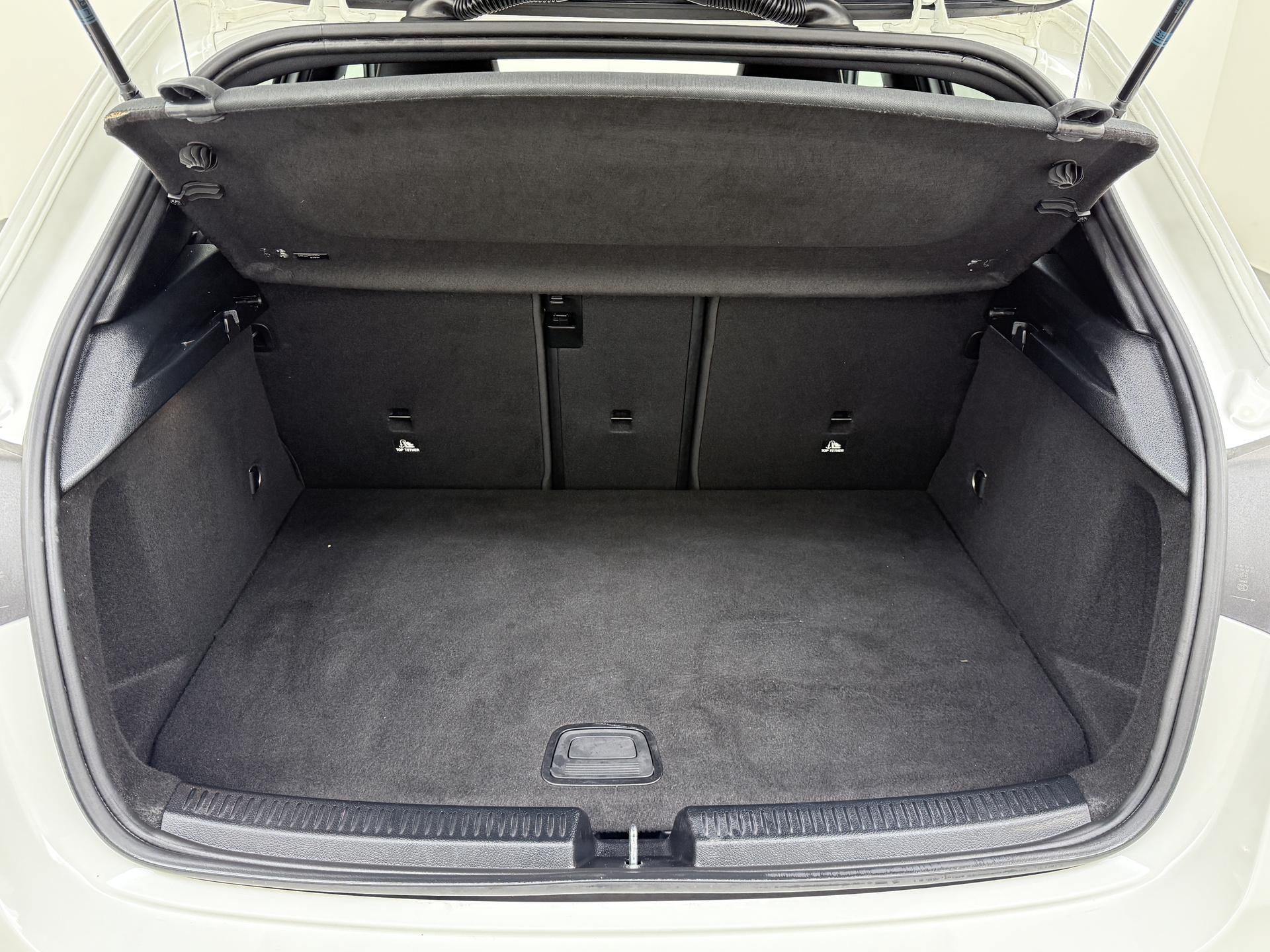 Mercedes-Benz A-Klasse 250 e AMG Business Solution 13