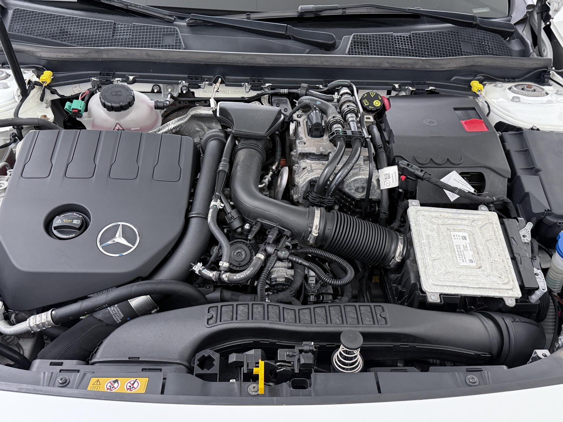 Mercedes-Benz A-Klasse 250 e AMG Business Solution 16