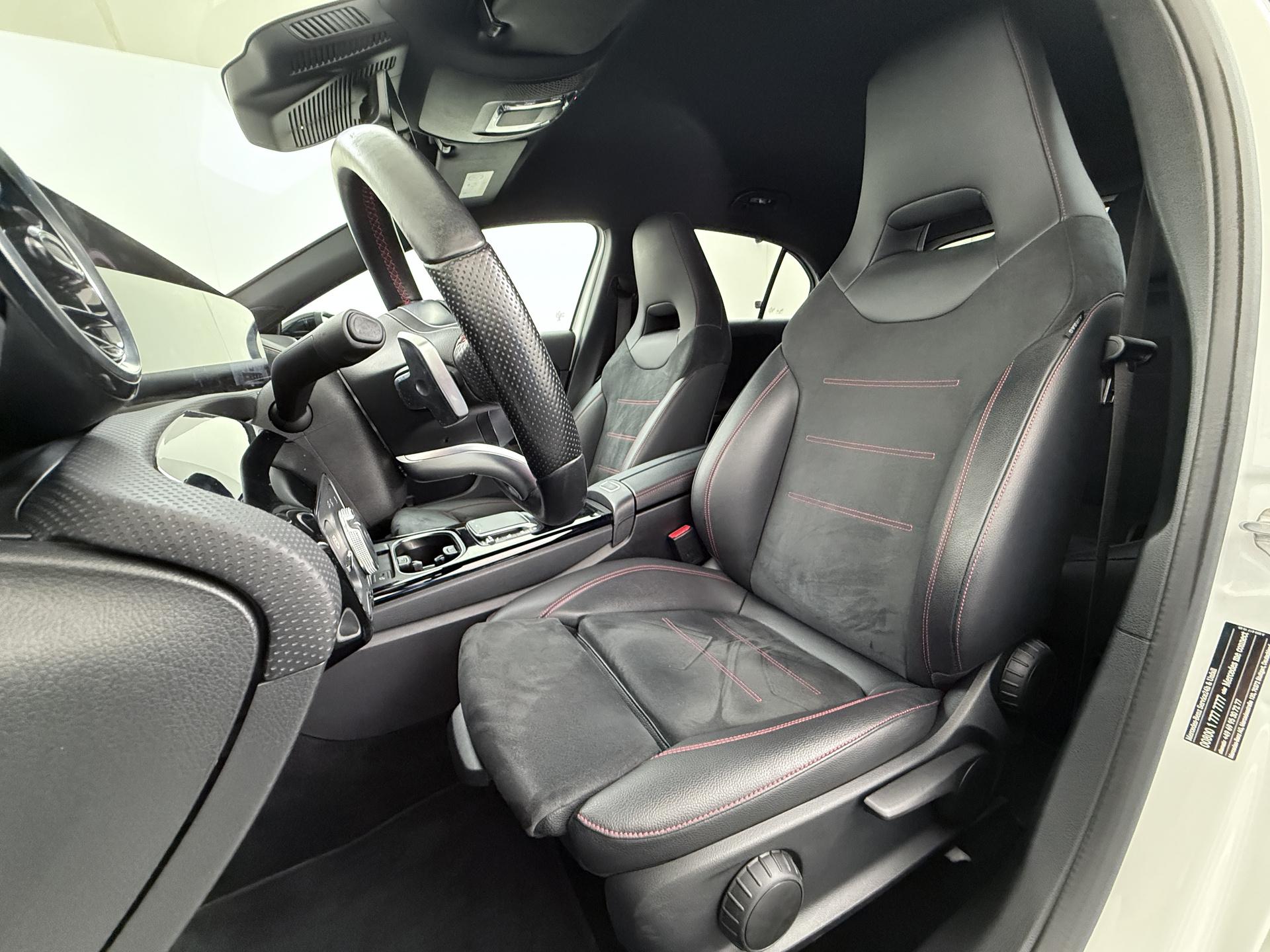 Mercedes-Benz A-Klasse 250 e AMG Business Solution 19