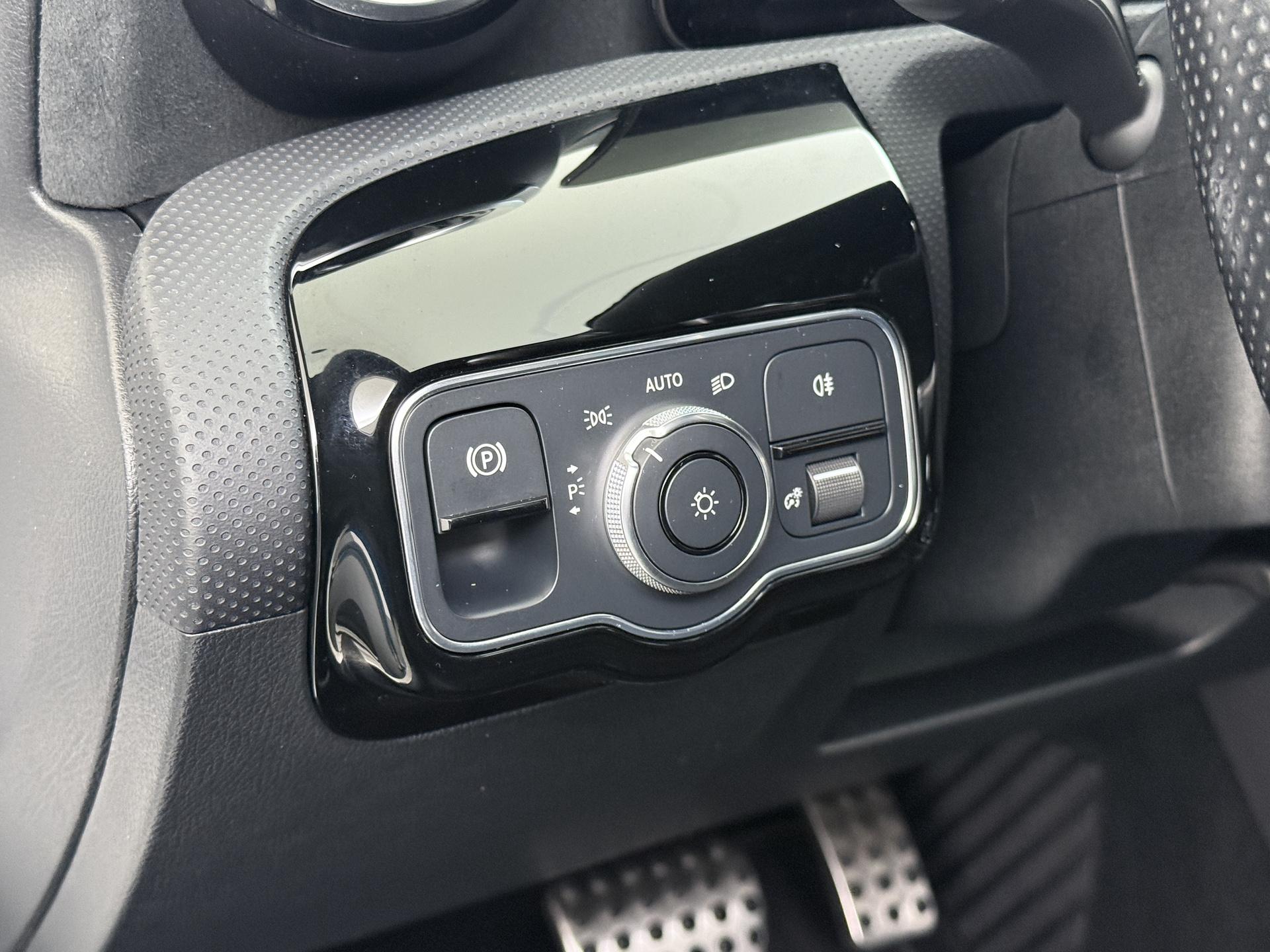 Mercedes-Benz A-Klasse 250 e AMG Business Solution 20