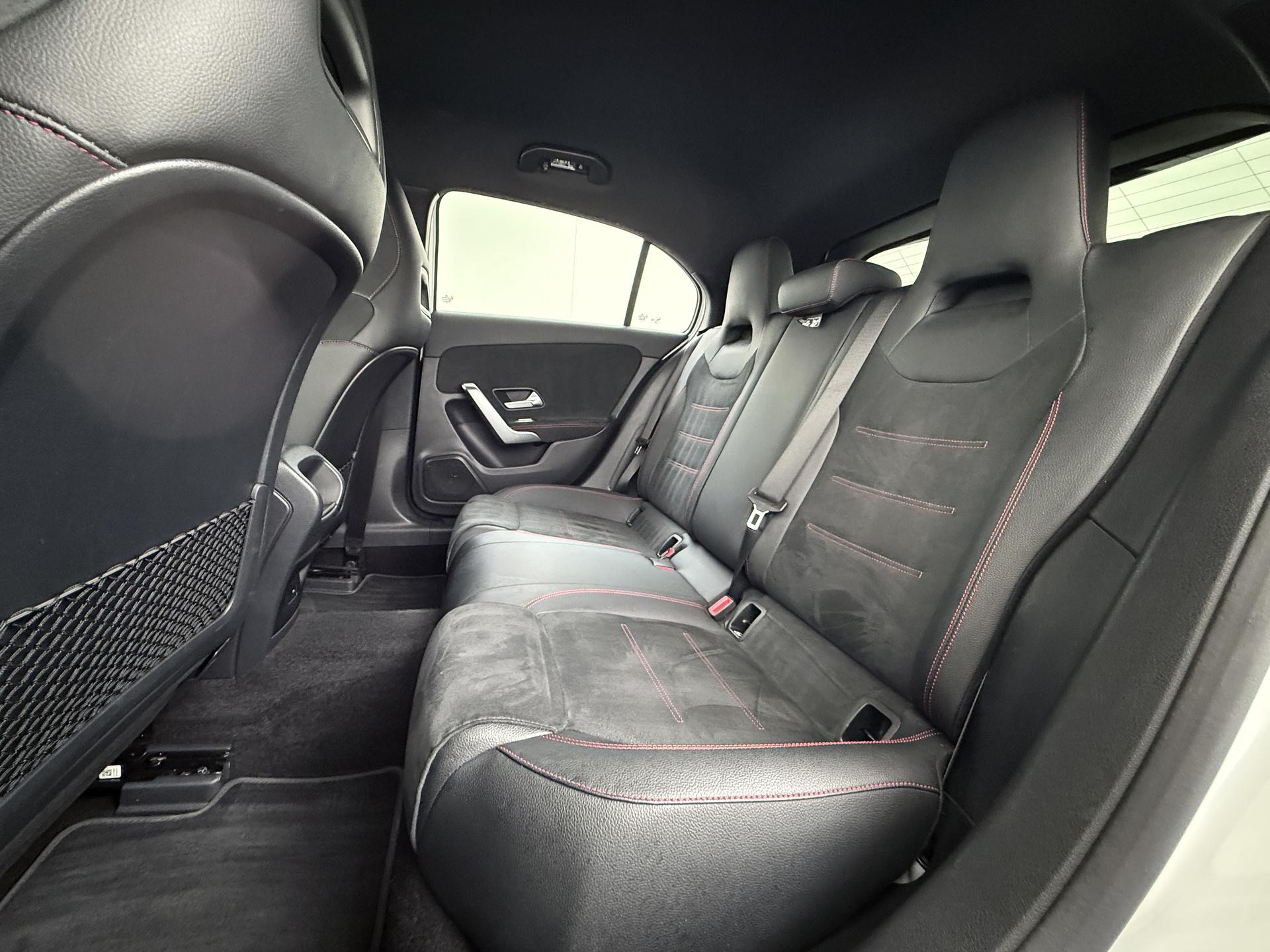 Mercedes-Benz A-Klasse 250 e AMG Business Solution 22