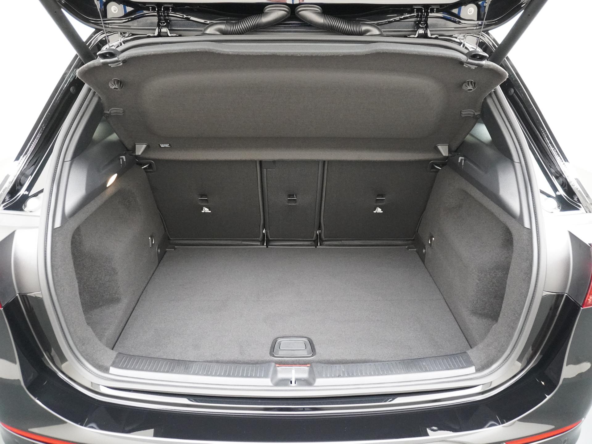 Mercedes-Benz B-Klasse 250 e Business Solution AMG 14