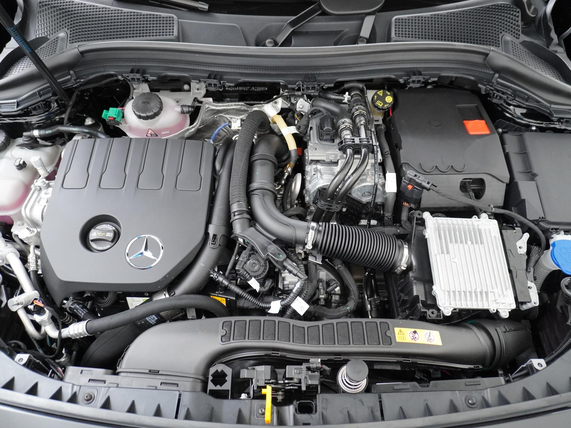 Mercedes-Benz B-Klasse 250 e Business Solution AMG 19