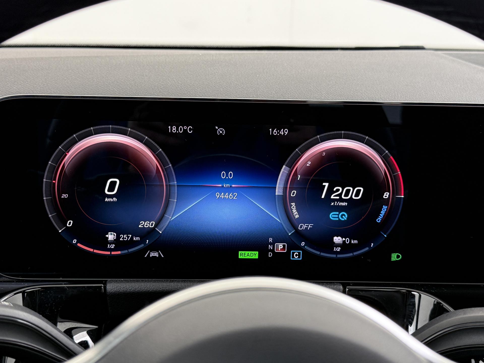 Mercedes-Benz GLA 250 e Luxury Business Solution Limited 35