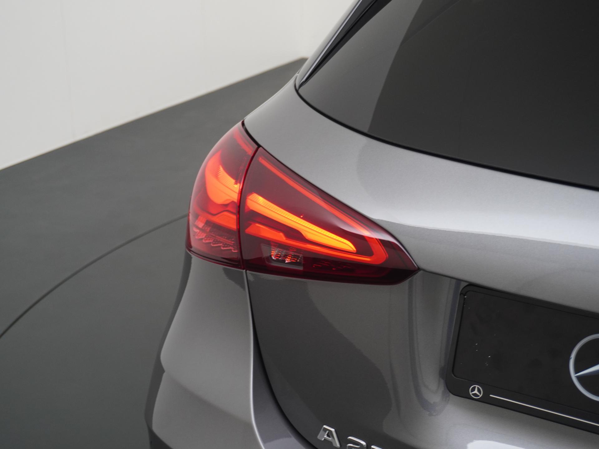 Mercedes-Benz A-Klasse 250 e Business Solution AMG 11