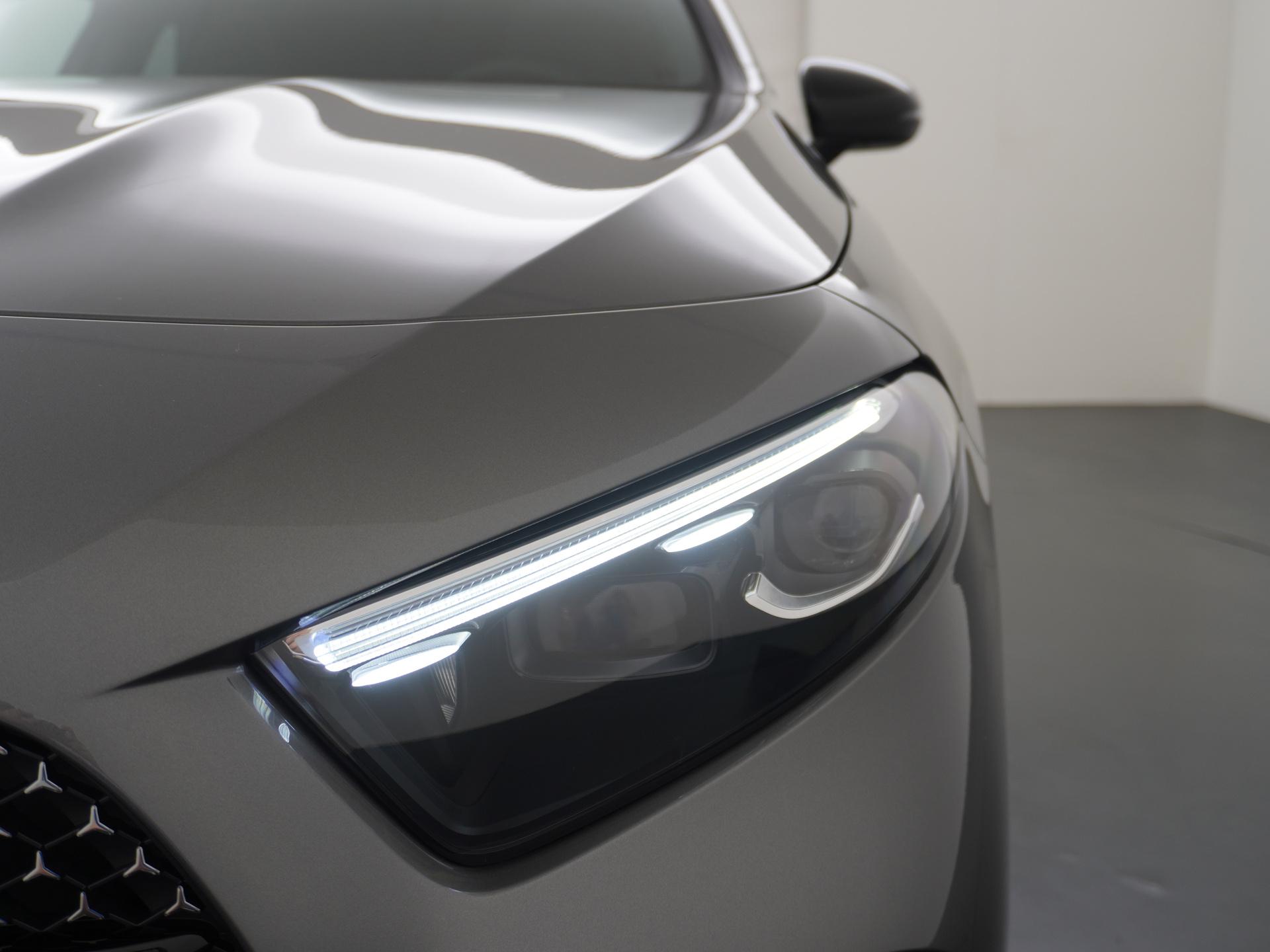 Mercedes-Benz A-Klasse 250 e Business Solution AMG 14