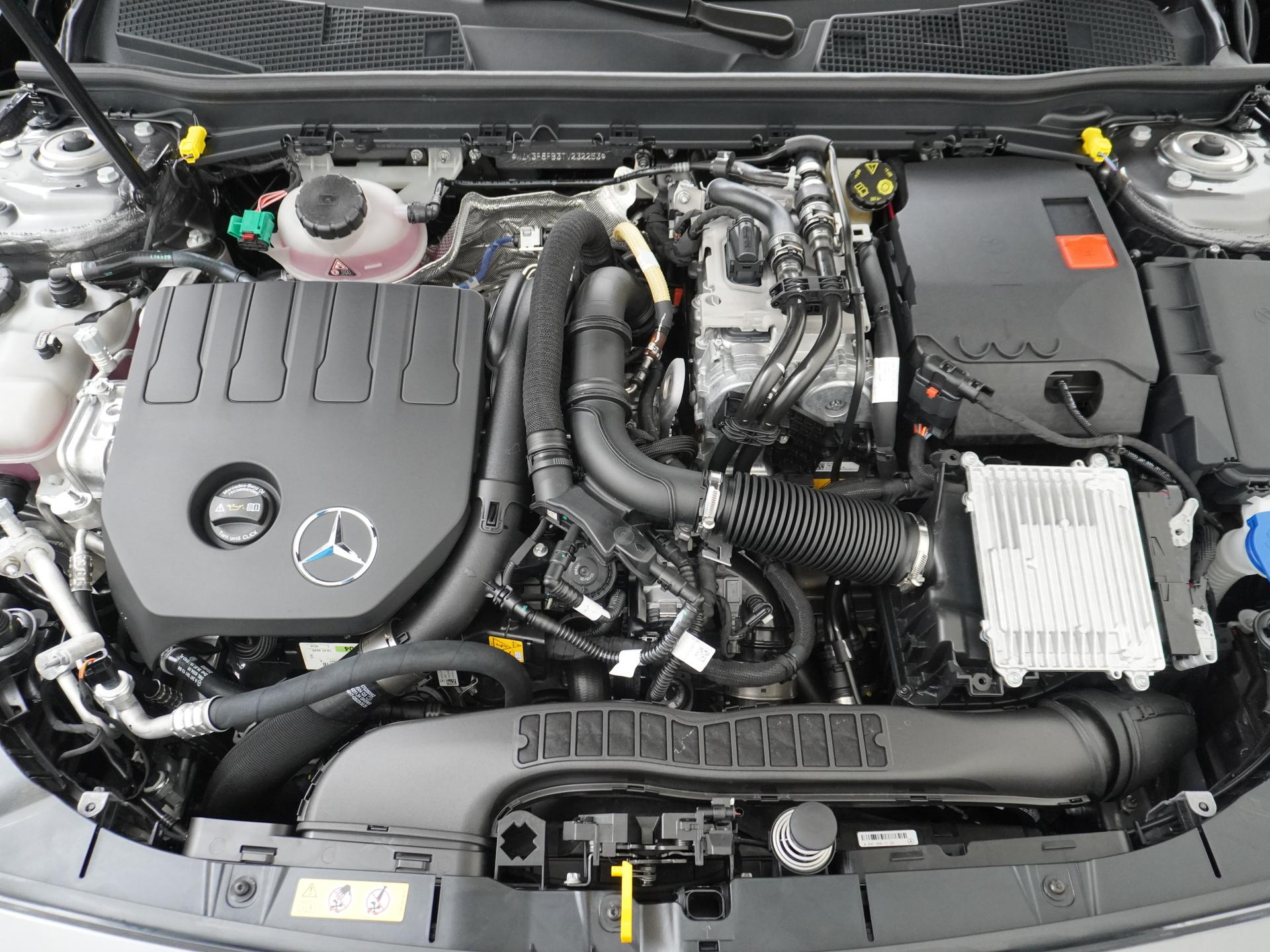 Mercedes-Benz A-Klasse 250 e Business Solution AMG 15