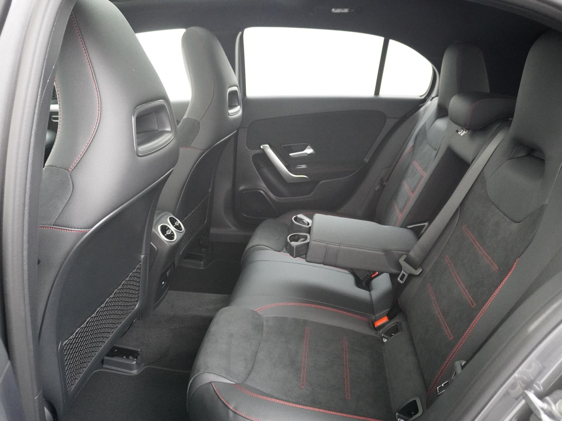 Mercedes-Benz A-Klasse 250 e Business Solution AMG 21