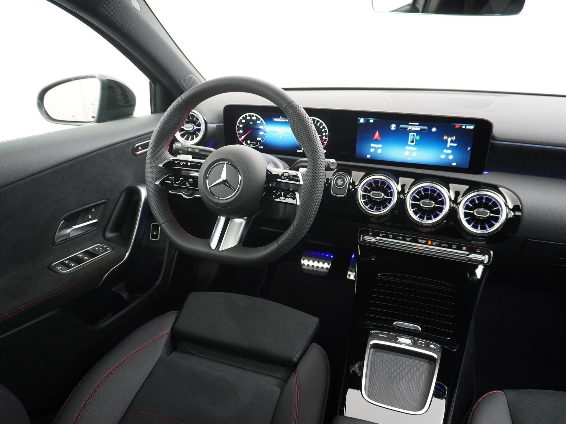 Mercedes-Benz A-Klasse 250 e Business Solution AMG 24