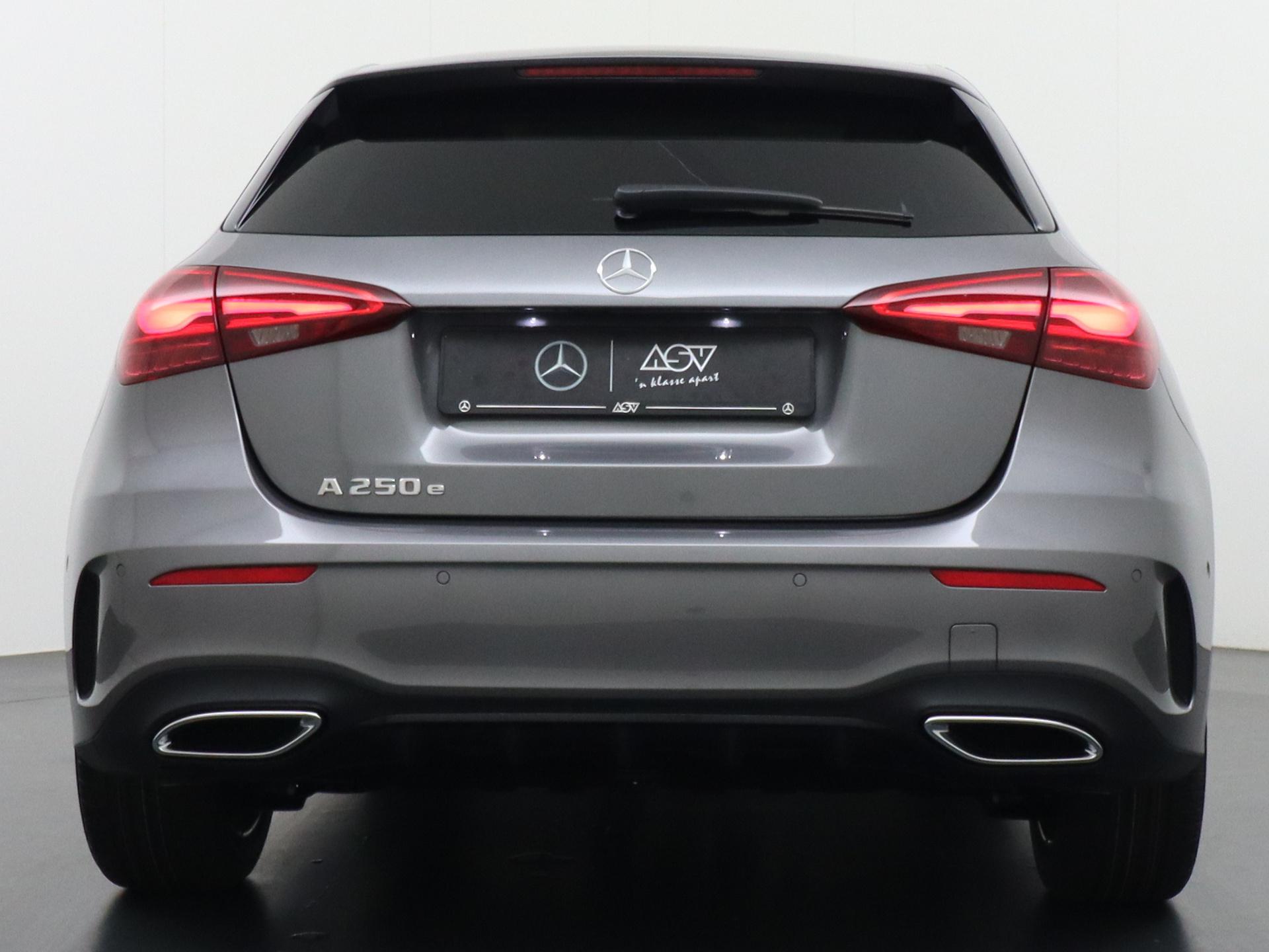 Mercedes-Benz A-Klasse 250 e Business Solution AMG 3