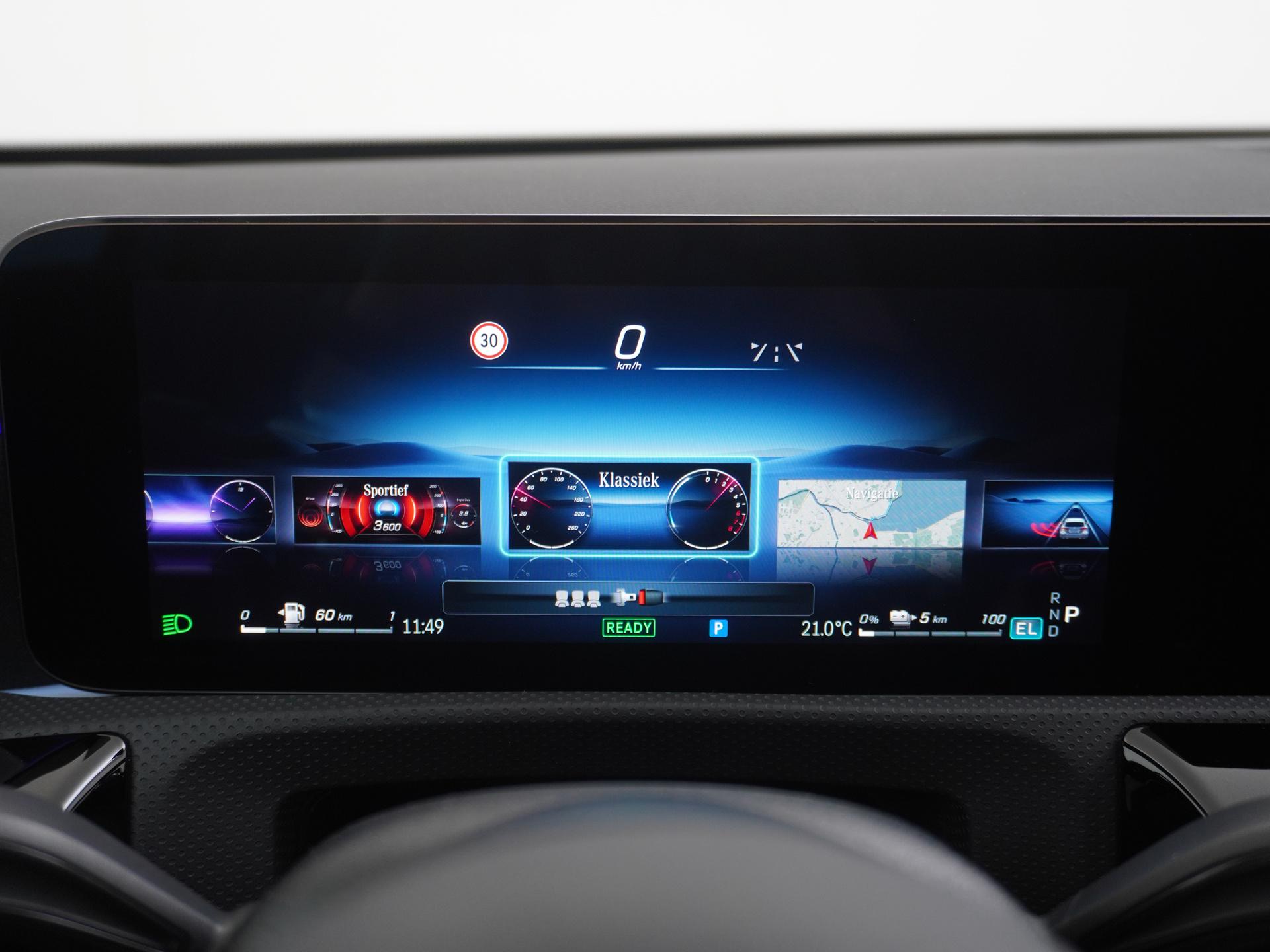 Mercedes-Benz A-Klasse 250 e Business Solution AMG 33