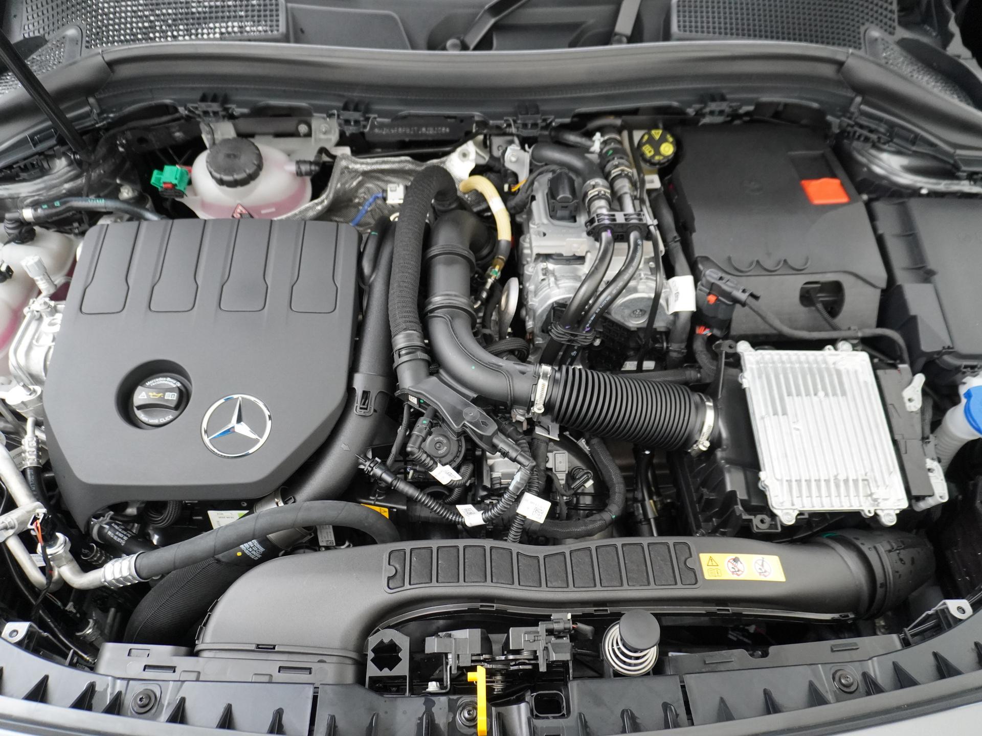 Mercedes-Benz B-Klasse 250 e Business Solution AMG 18