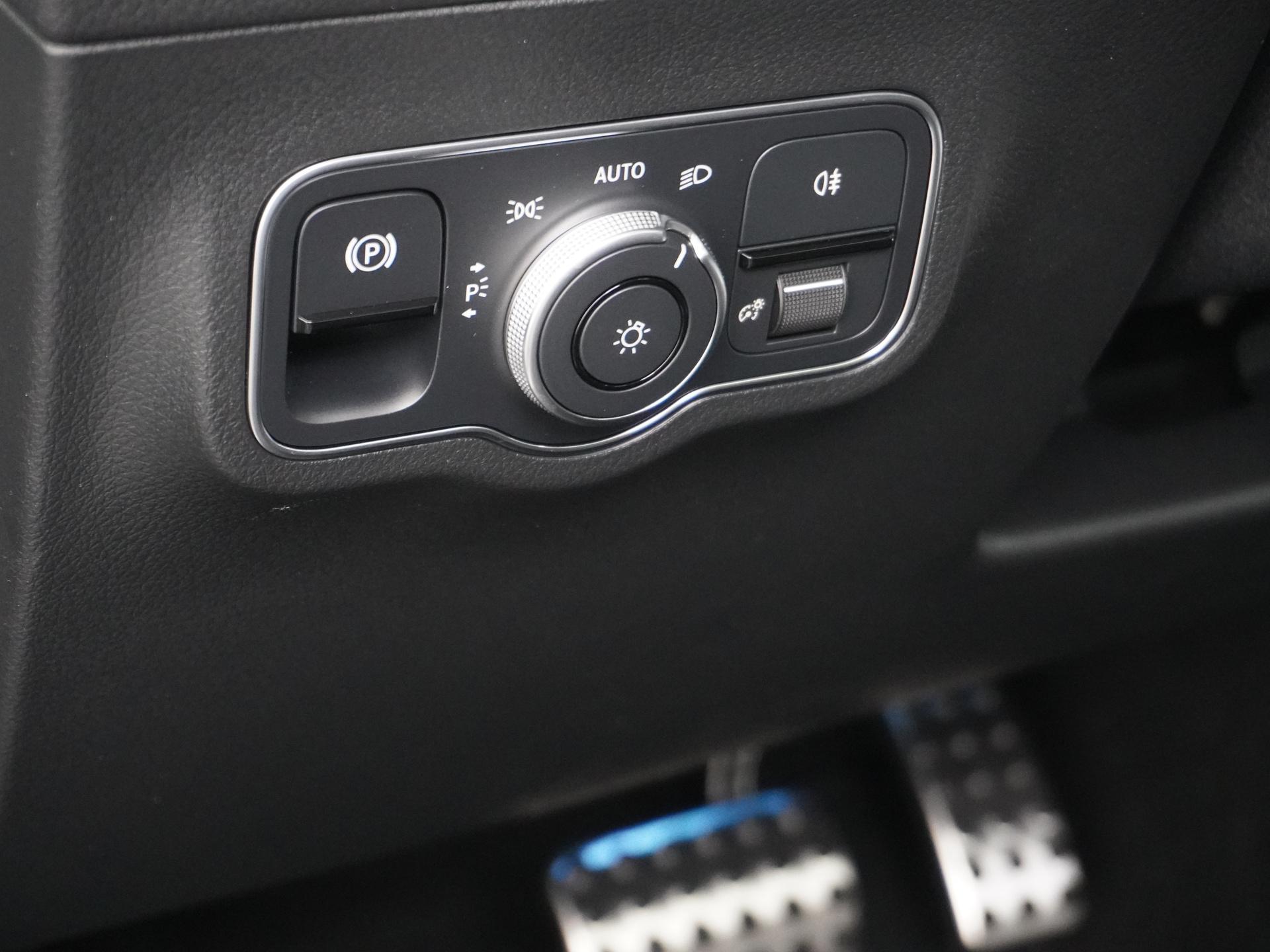 Mercedes-Benz B-Klasse 250 e Business Solution AMG 23