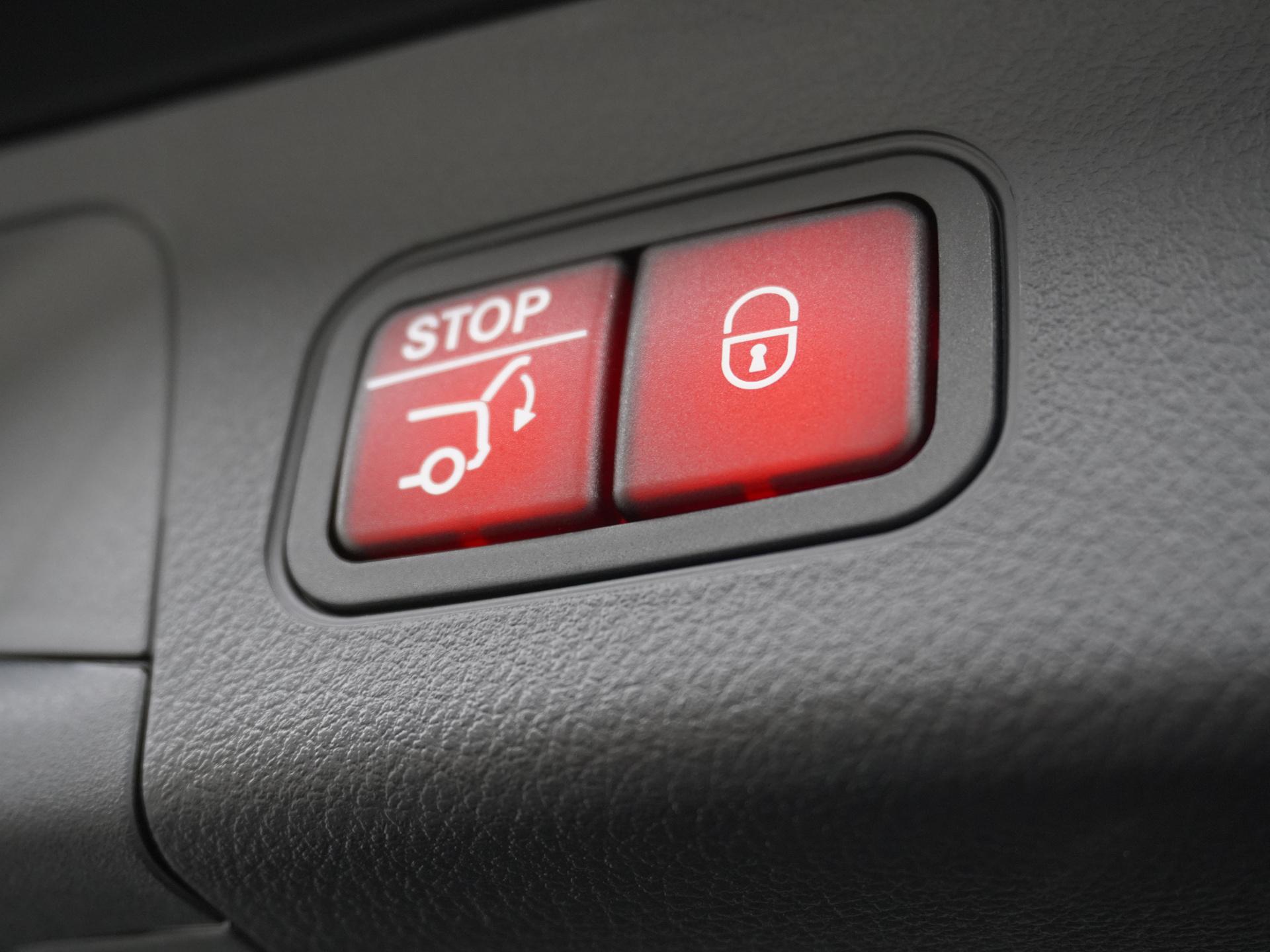 Mercedes-Benz GLA 180 Business Solution AMG 15