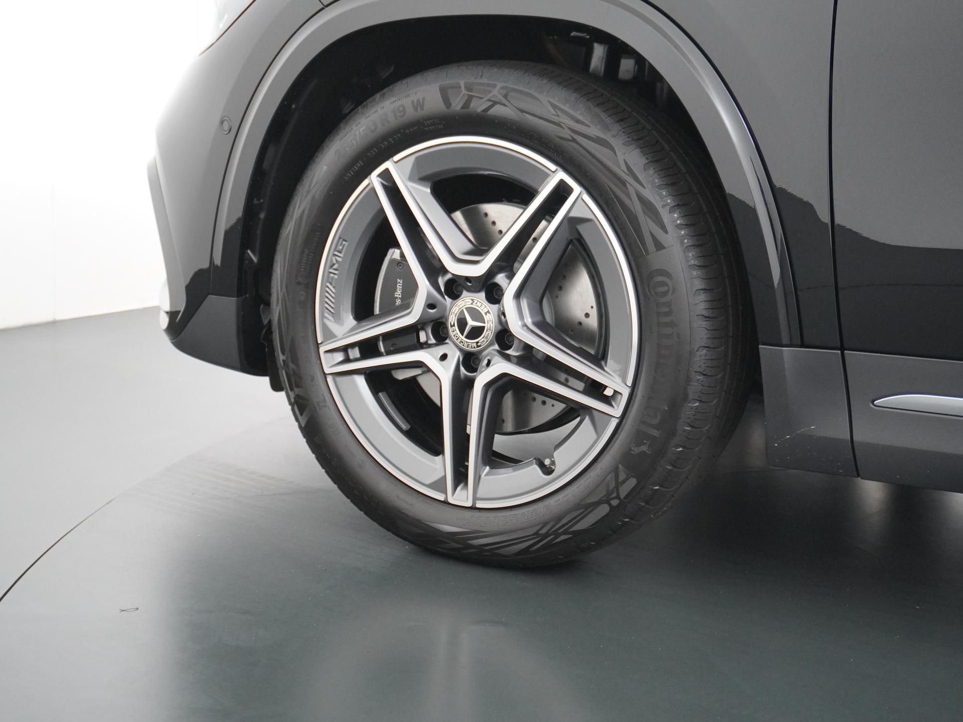 Mercedes-Benz GLA 180 Business Solution AMG 16