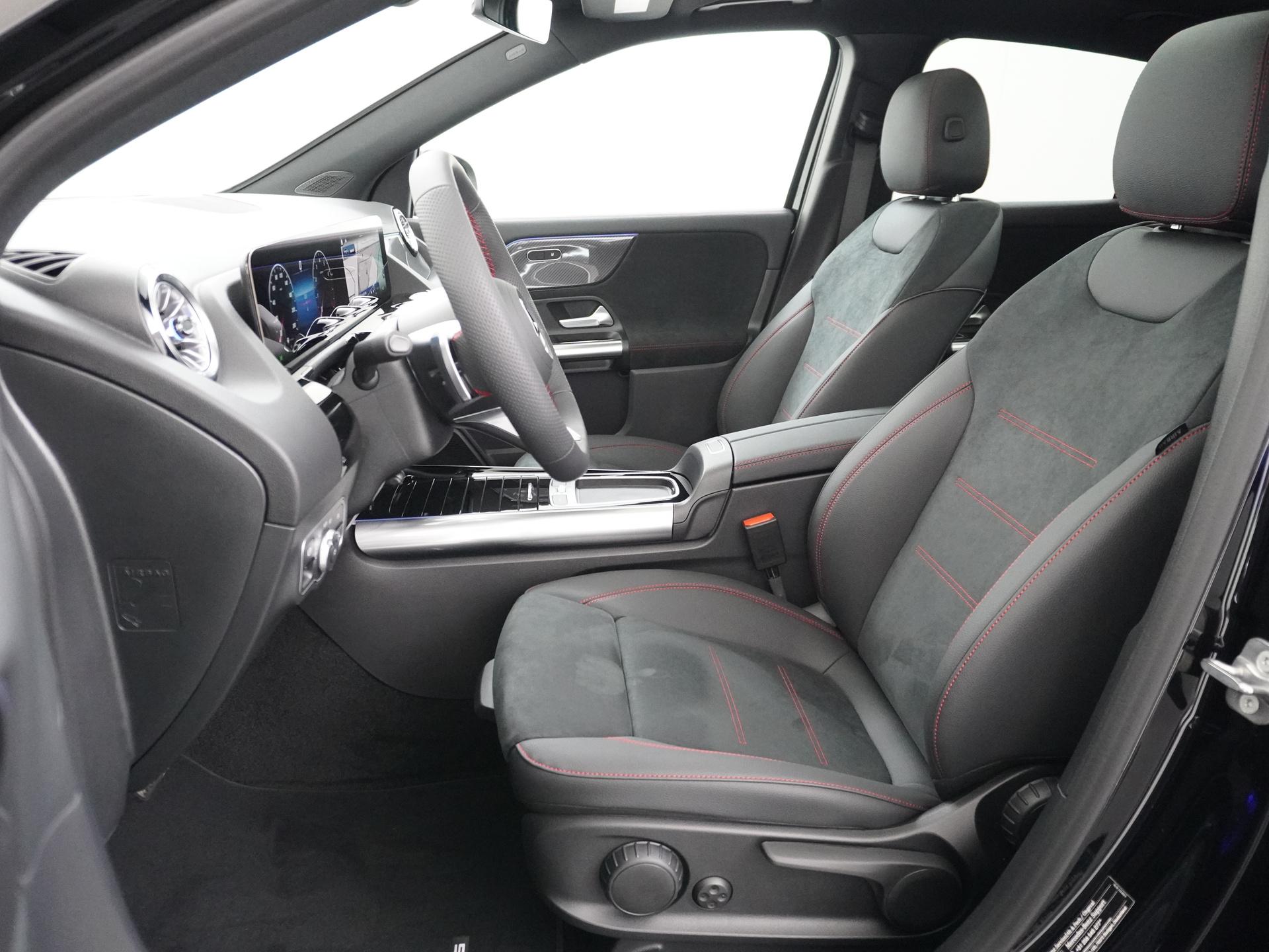 Mercedes-Benz GLA 180 Business Solution AMG 21