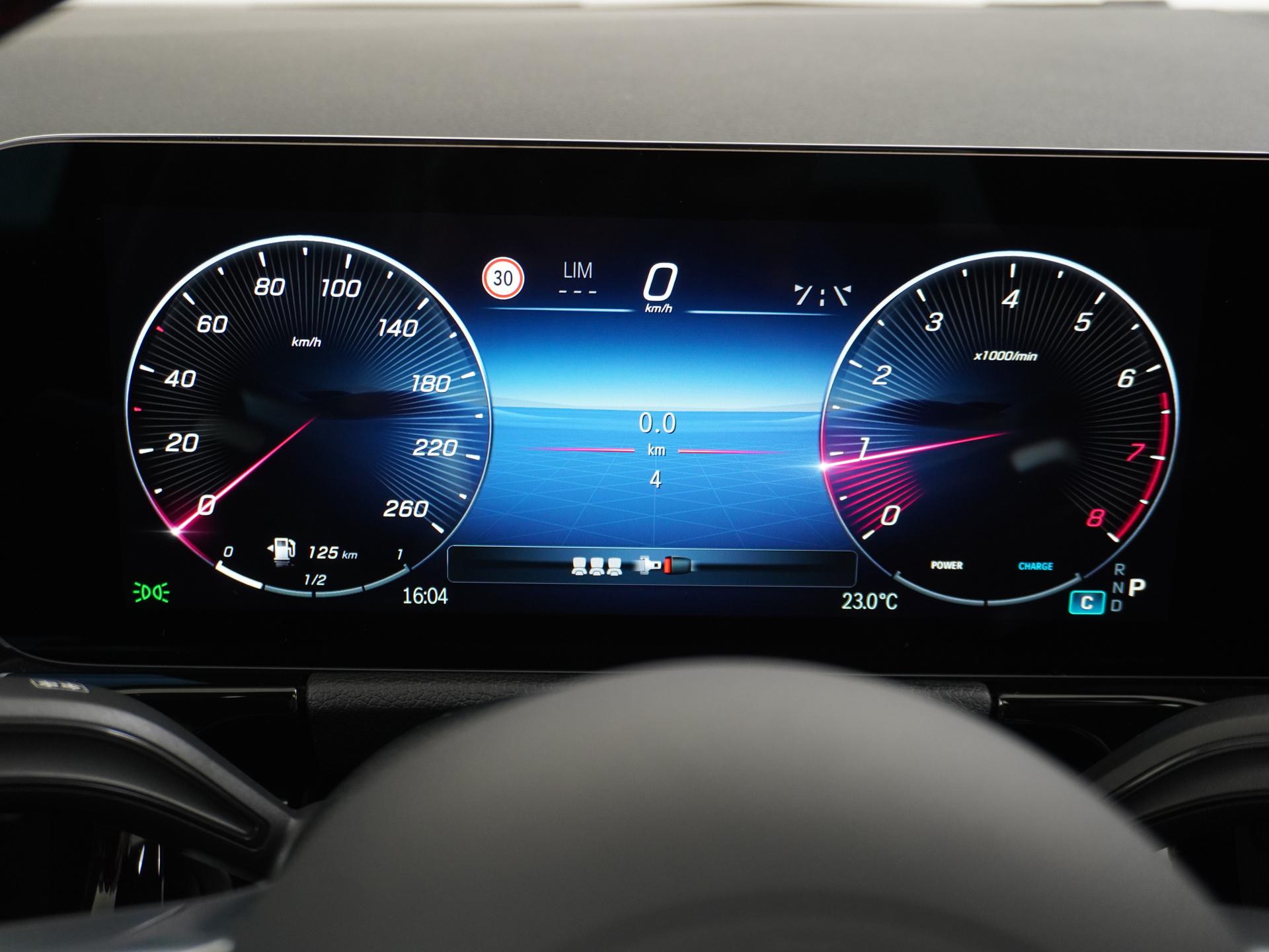 Mercedes-Benz GLA 180 Business Solution AMG 34