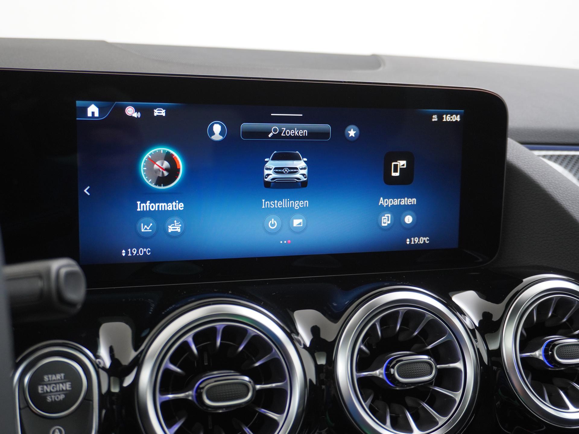 Mercedes-Benz GLA 180 Business Solution AMG 37