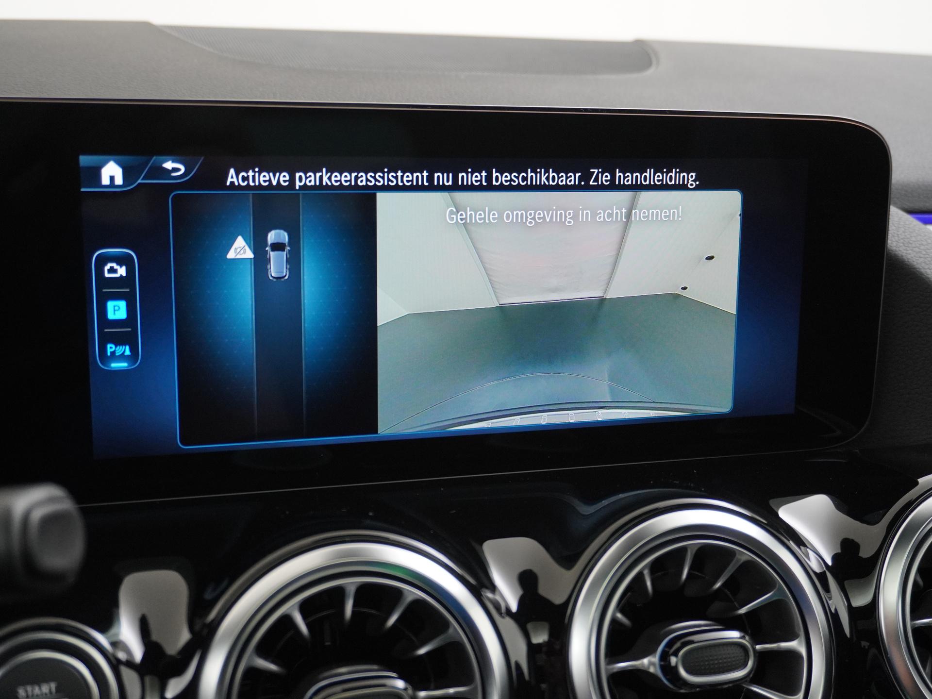 Mercedes-Benz GLA 180 Business Solution AMG 44