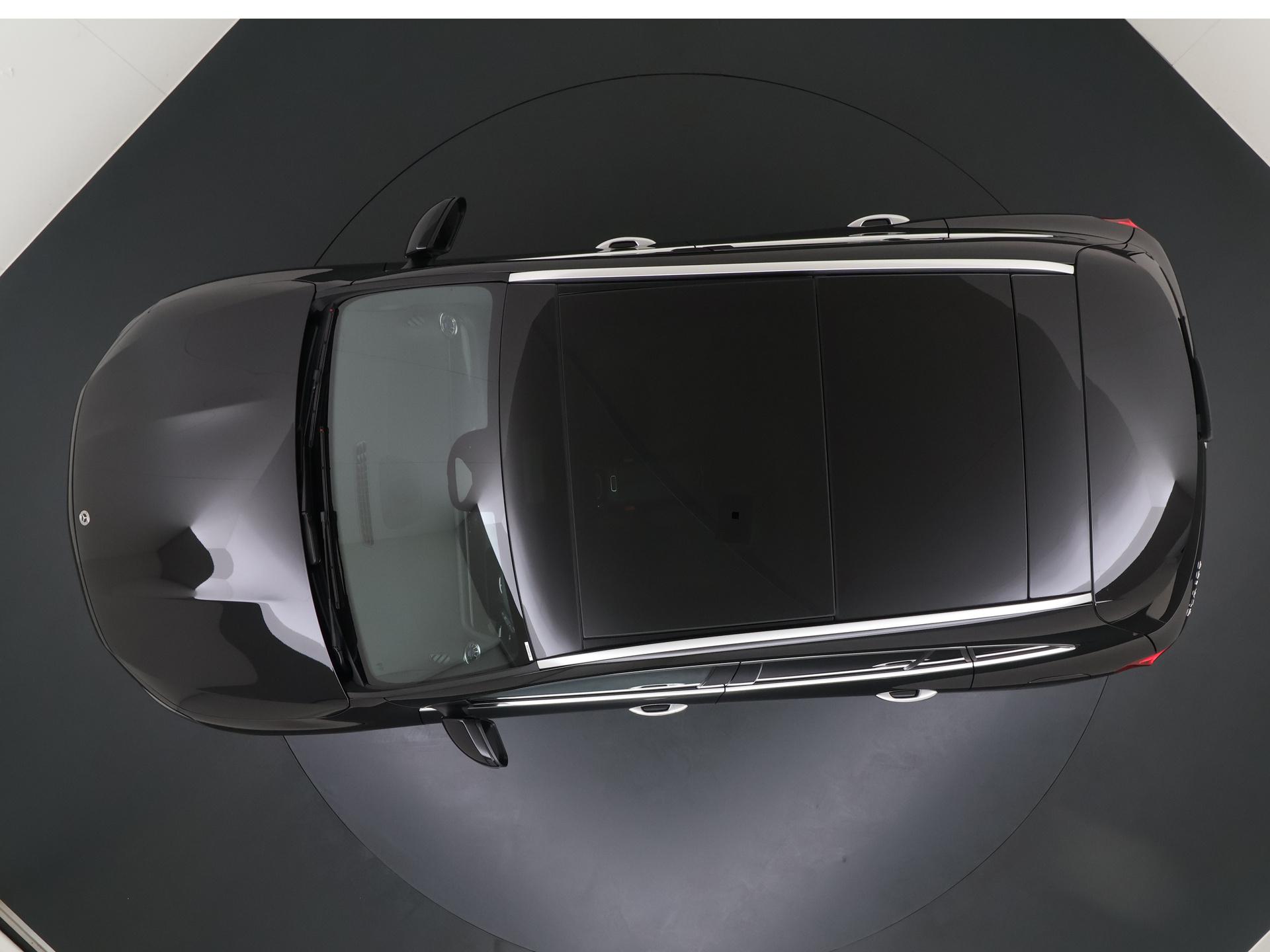 Mercedes-Benz GLA 180 Business Solution AMG 8