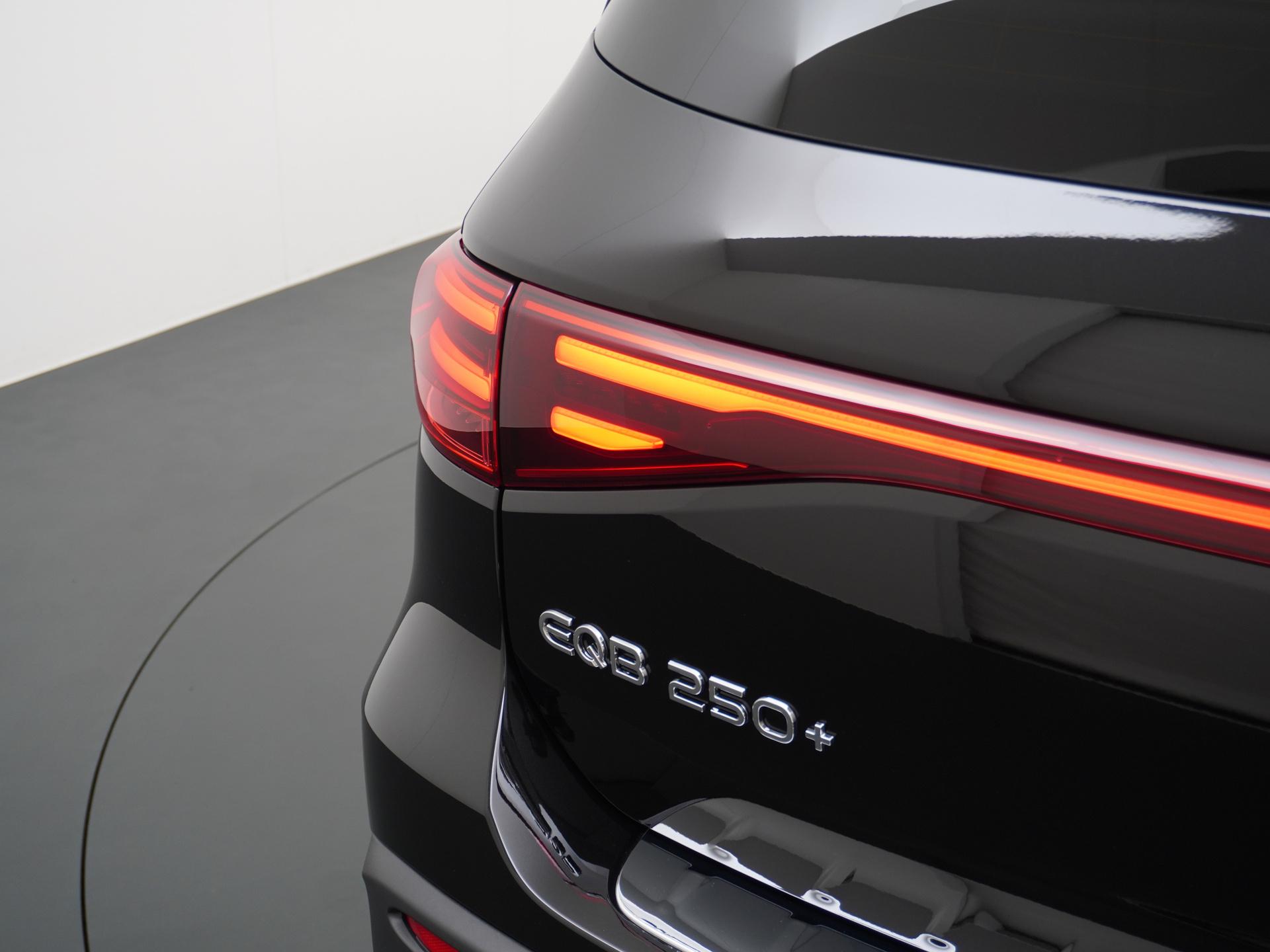 Mercedes-Benz EQB 250+ Business Solution AMG 7pers. 71 kWh Accu 11