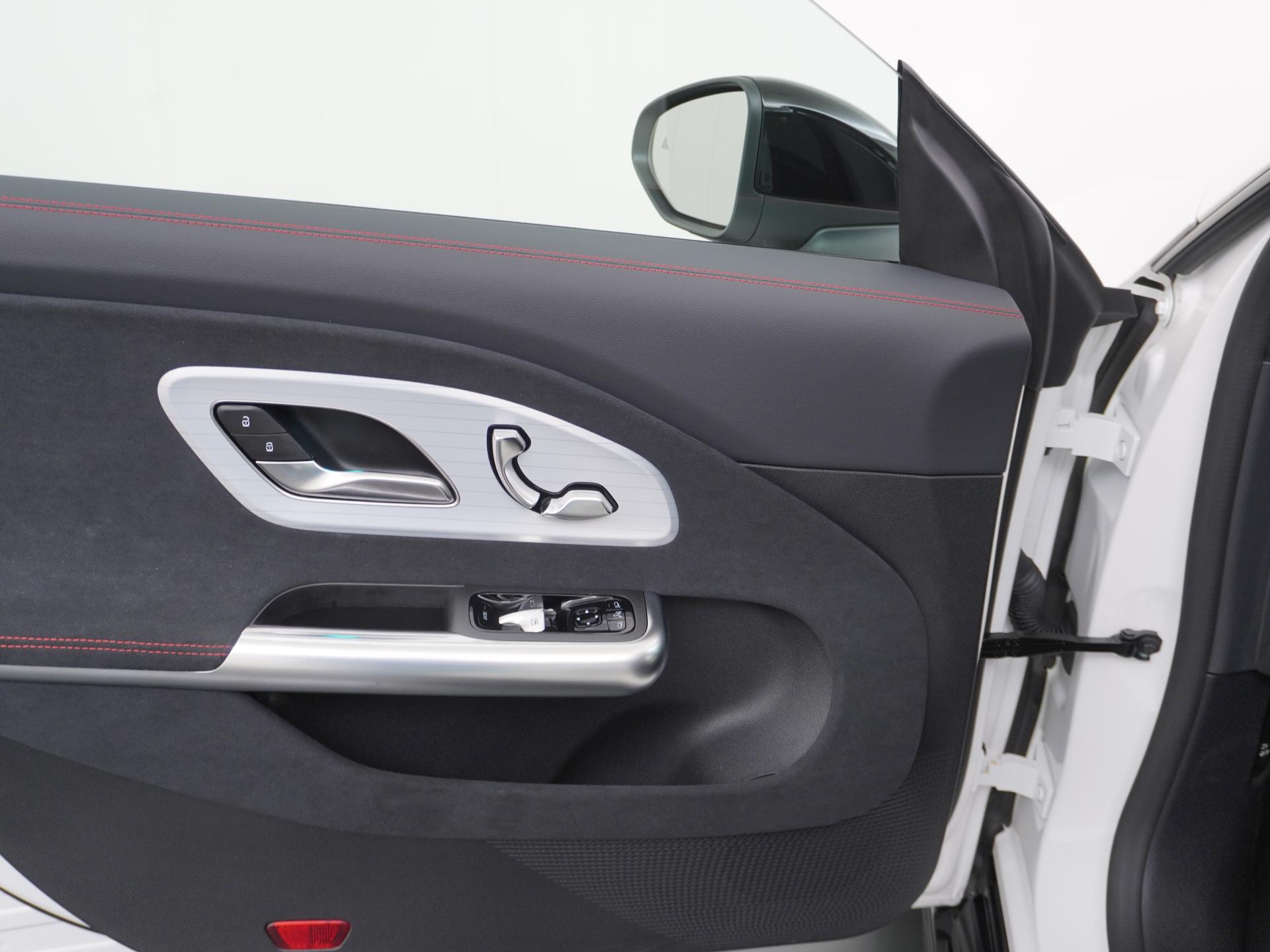 Mercedes-Benz CLA-Klasse 250+ Launch Edition 85 kWh Accu 16