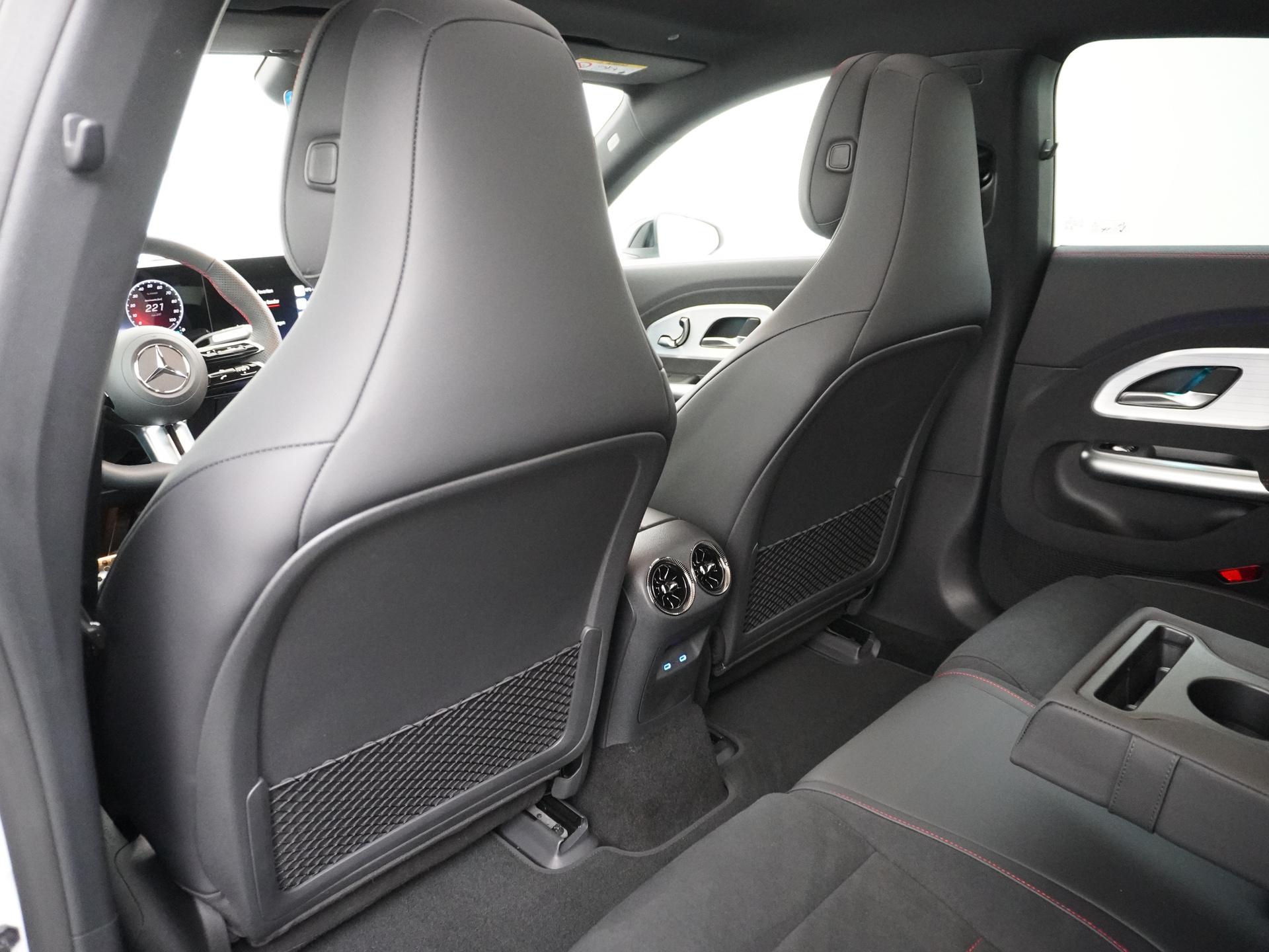 Mercedes-Benz CLA-Klasse 250+ Launch Edition 85 kWh Accu 21