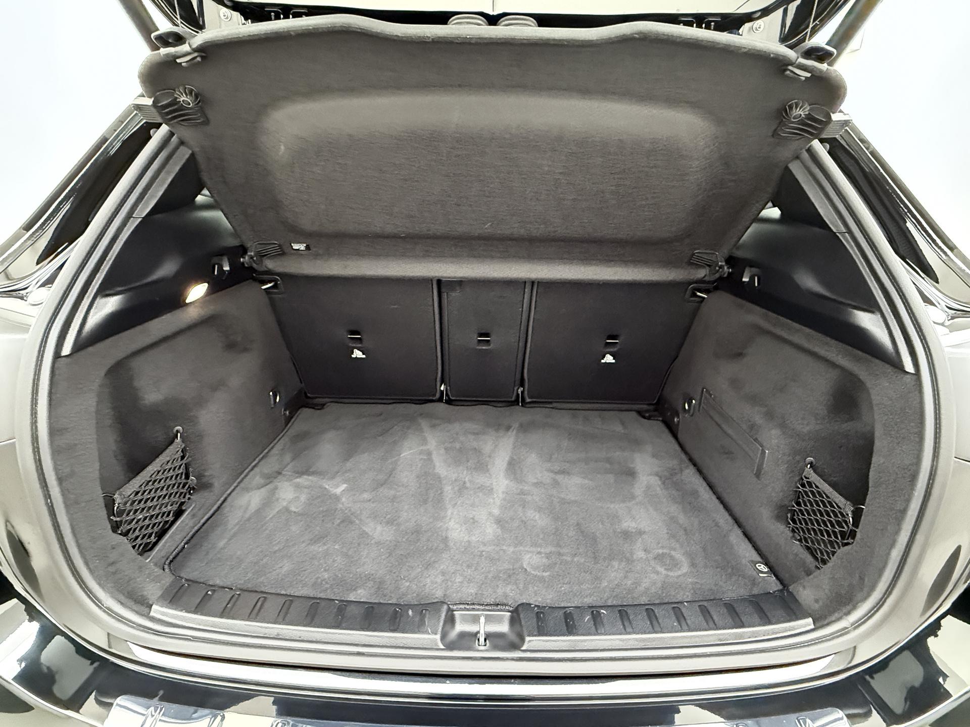 Mercedes-Benz GLA 250 e AMG Line Star Edition 14