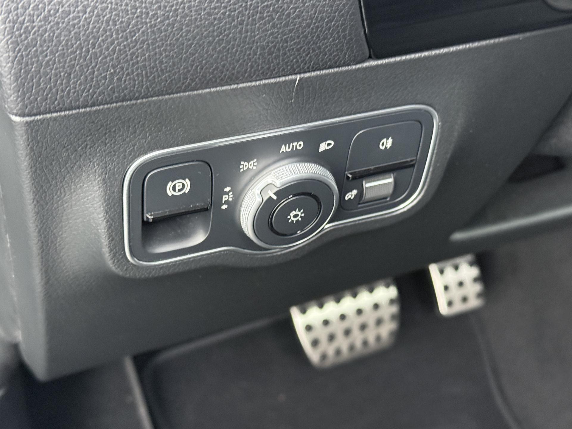 Mercedes-Benz GLA 250 e AMG Line Star Edition 24