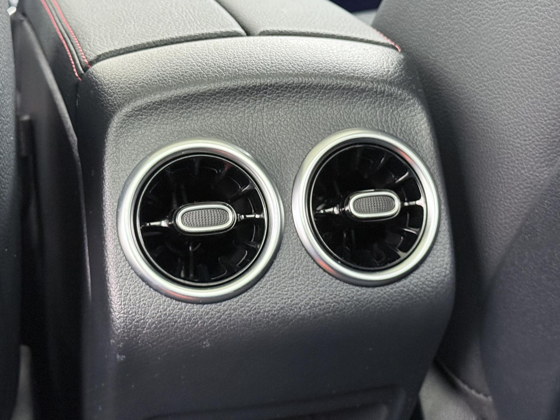 Mercedes-Benz GLA 250 e AMG Line Star Edition 28