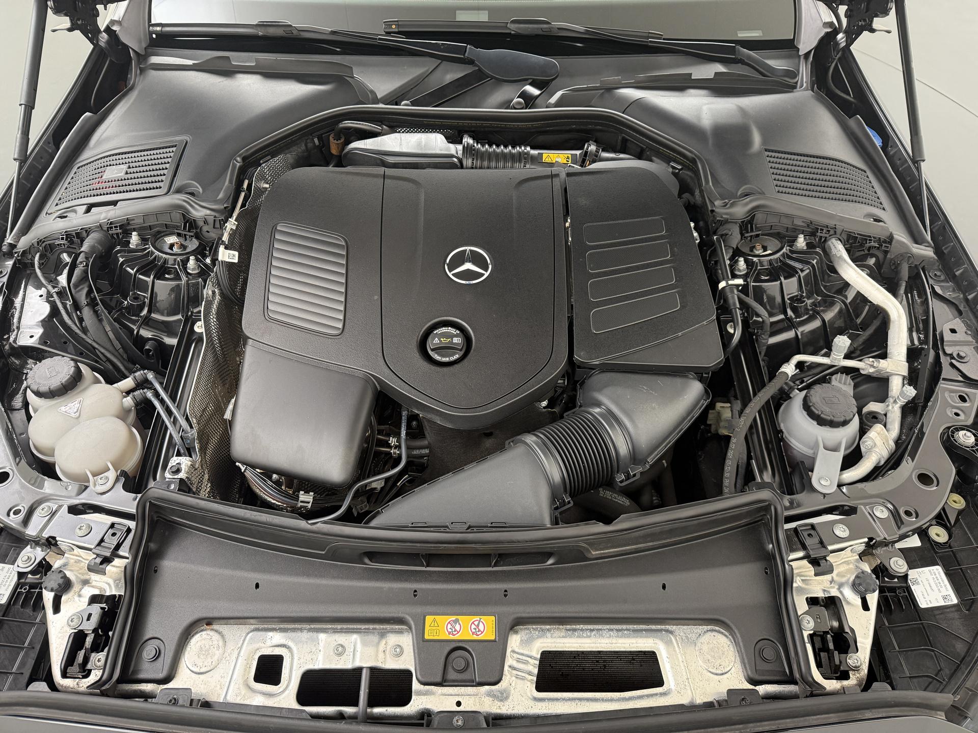 Mercedes-Benz C-Klasse Estate 180 AMG Line 19