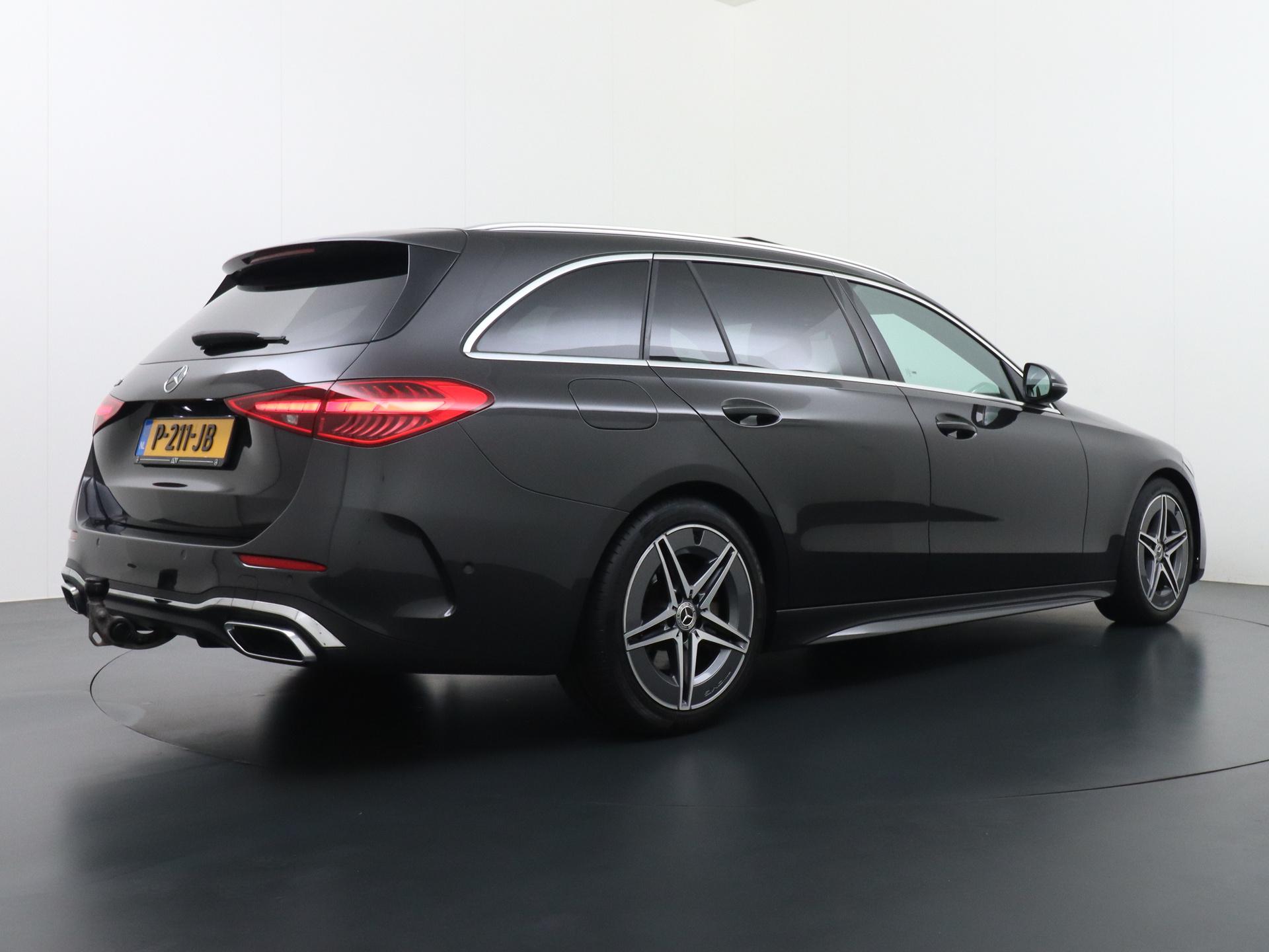 Mercedes-Benz C-Klasse Estate 180 AMG Line 4