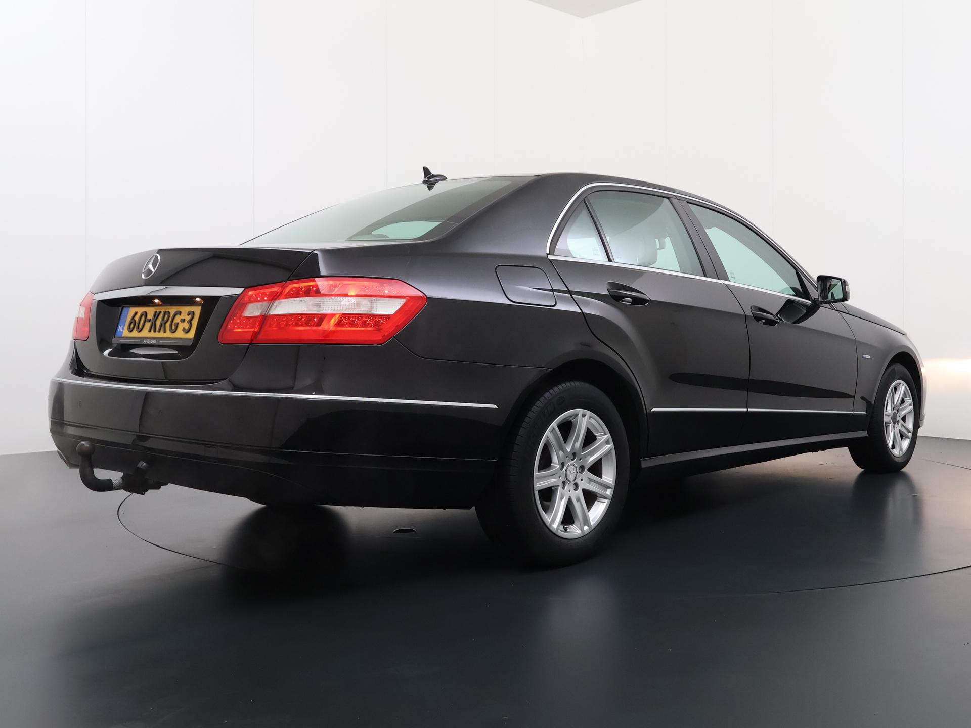 Mercedes-Benz E-Klasse 200 CGI Business Class Elegance 2