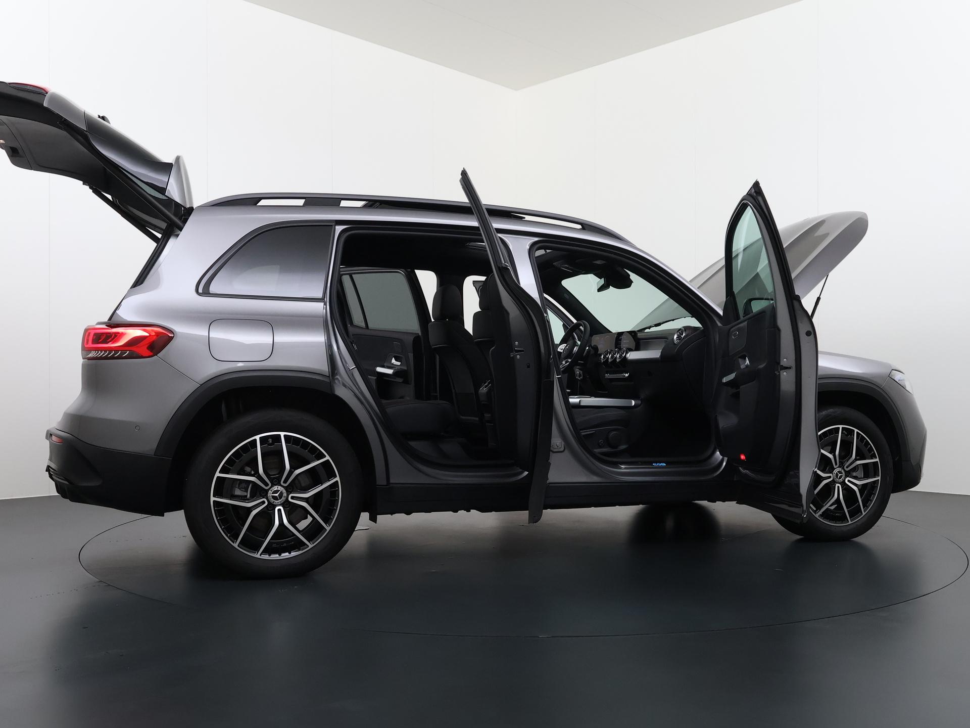Mercedes-Benz EQB 300 4MATIC AMG Line 7-pers. 67 kWh accu 9