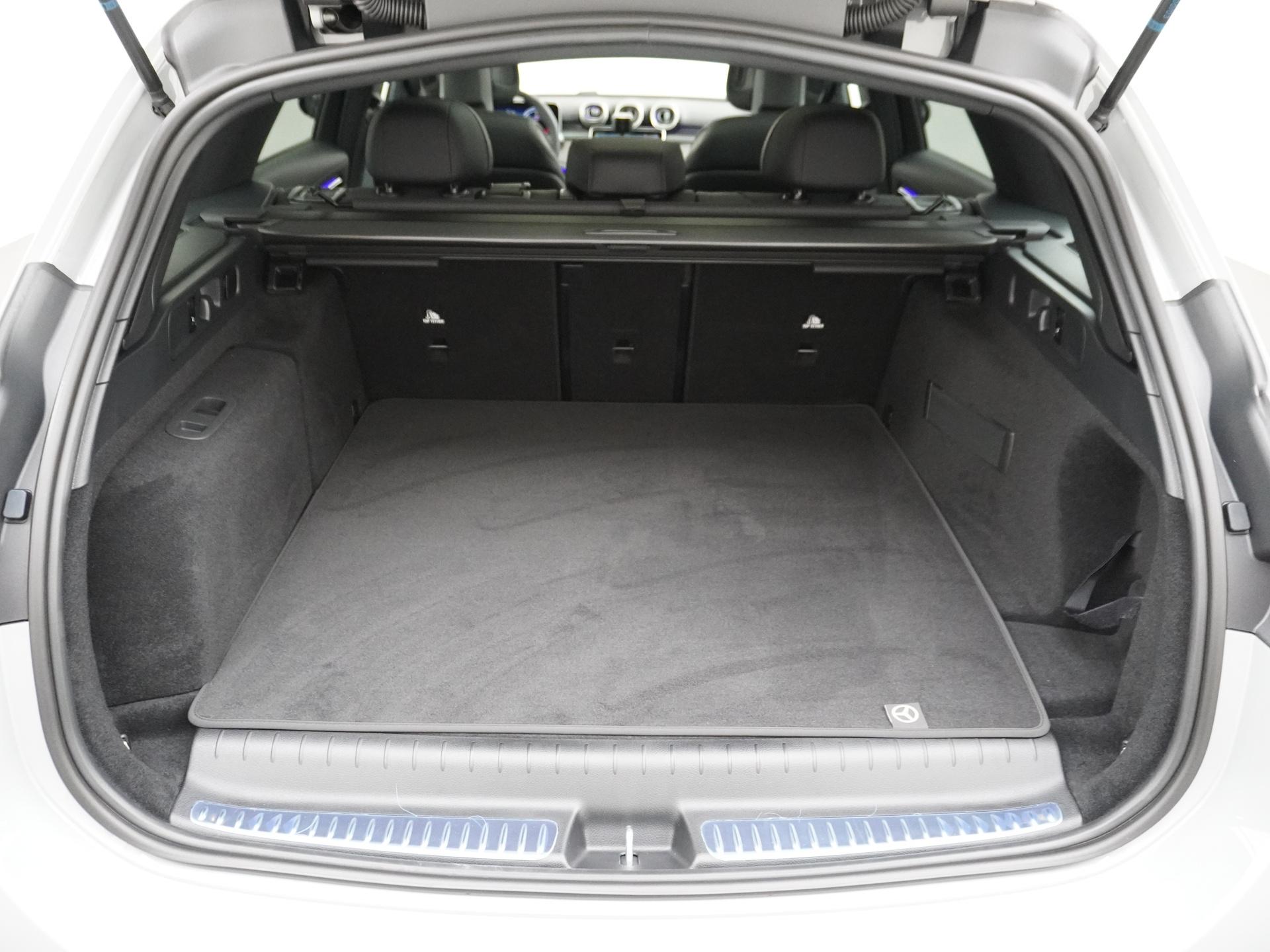 Mercedes-Benz C-Klasse Estate 300 e Business Solution AMG 12