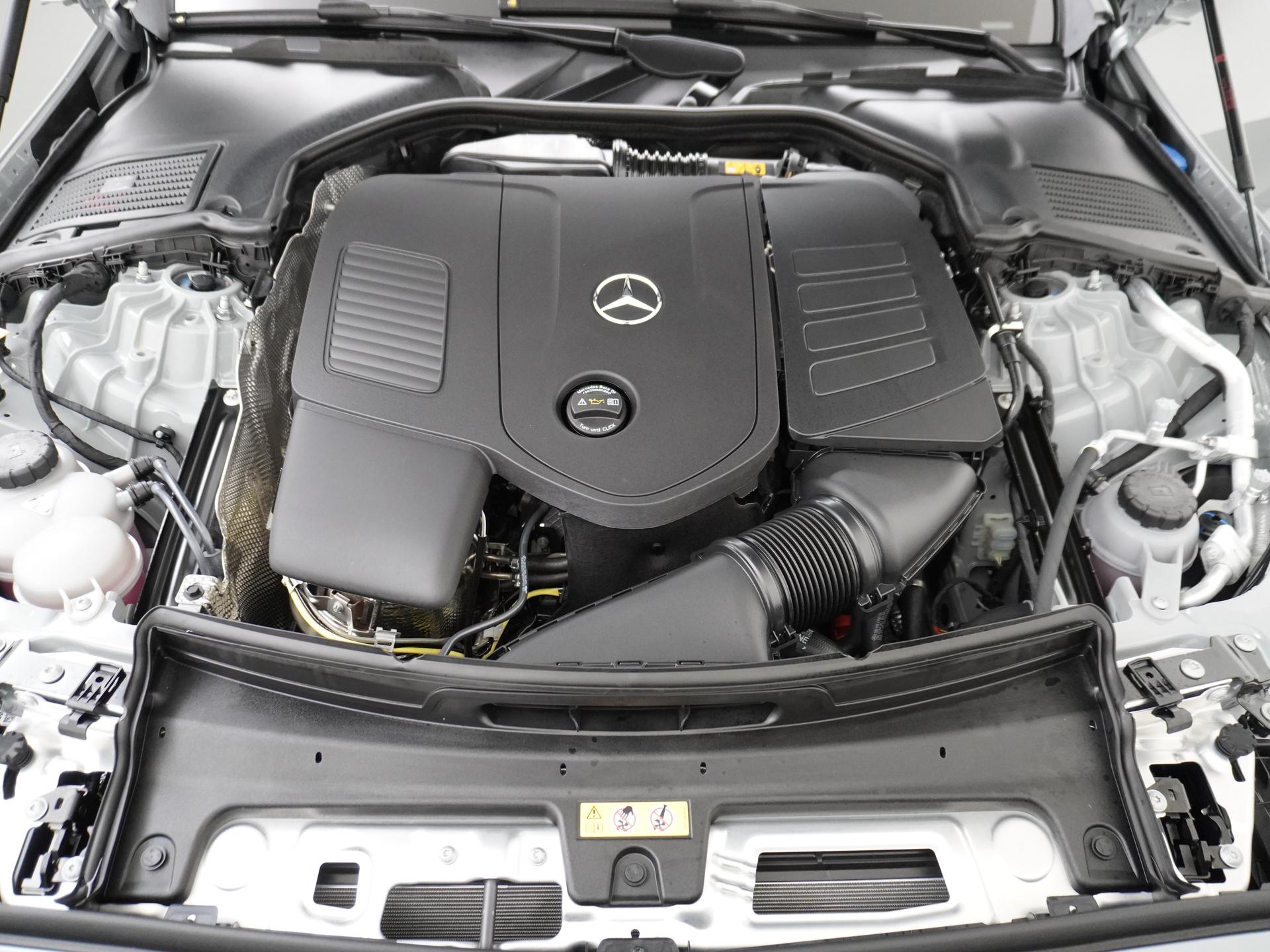 Mercedes-Benz C-Klasse Estate 300 e Business Solution AMG 16