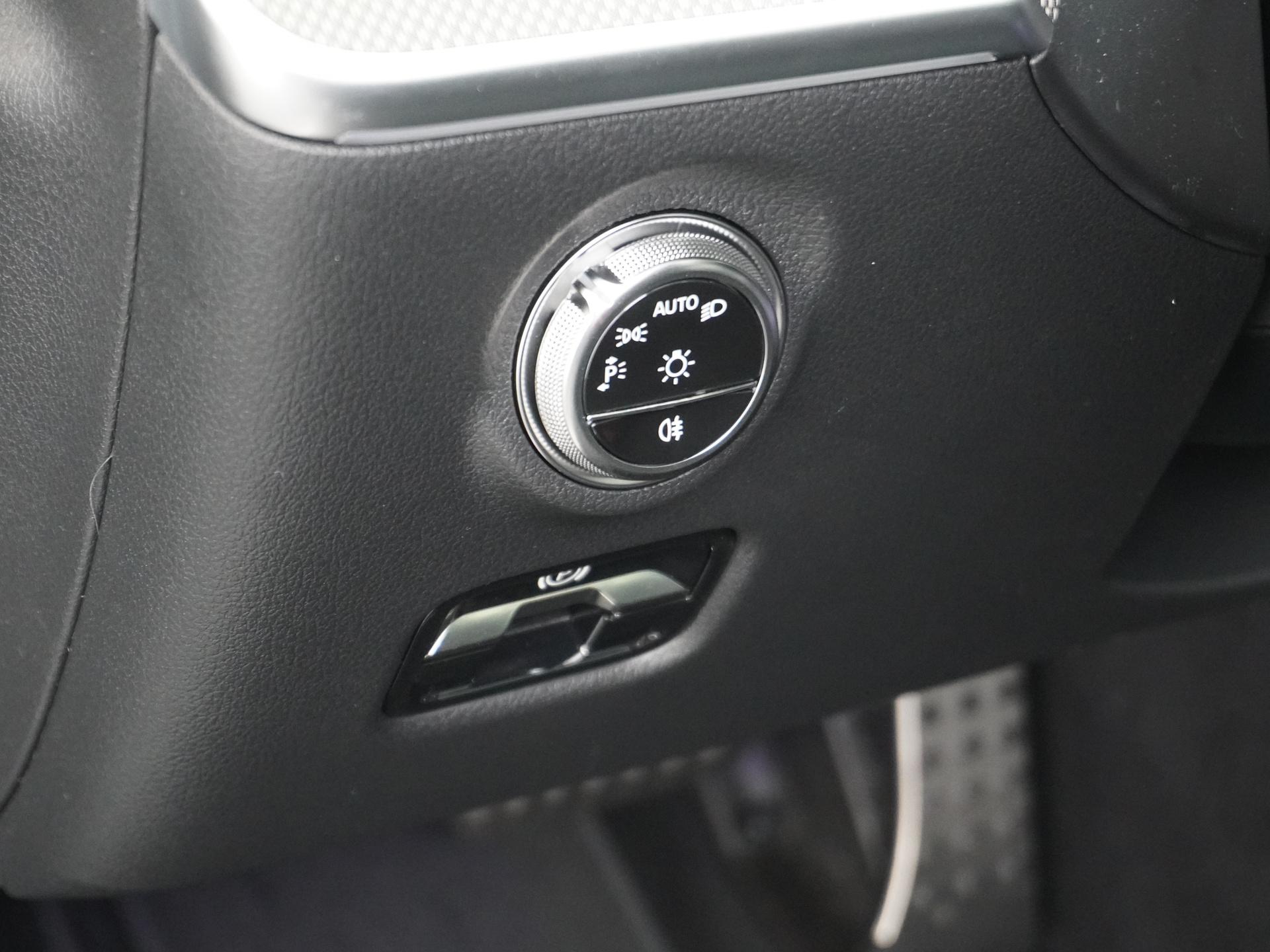 Mercedes-Benz C-Klasse Estate 300 e Business Solution AMG 21