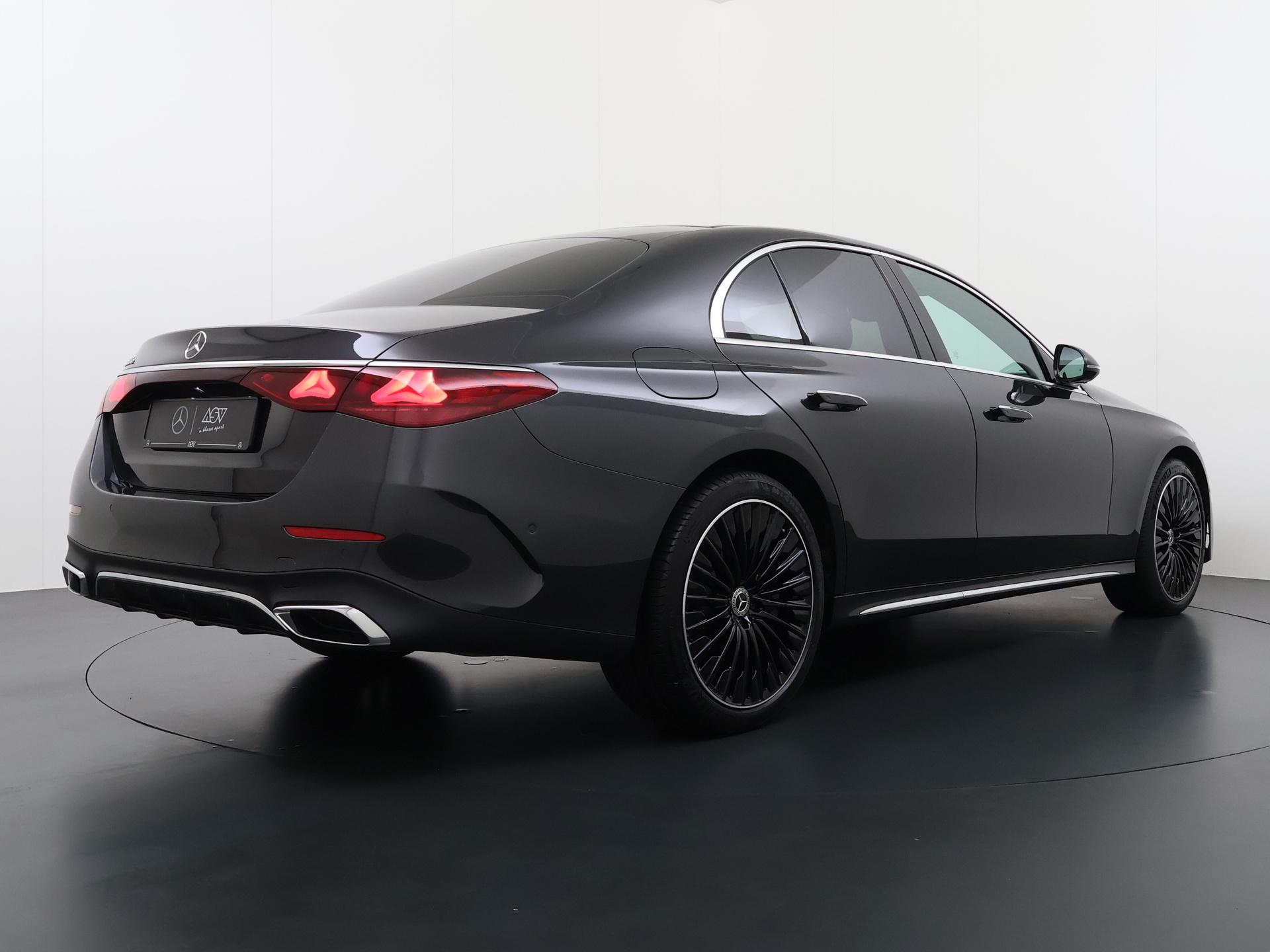 Mercedes-Benz E-Klasse 300 e AMG Line 4