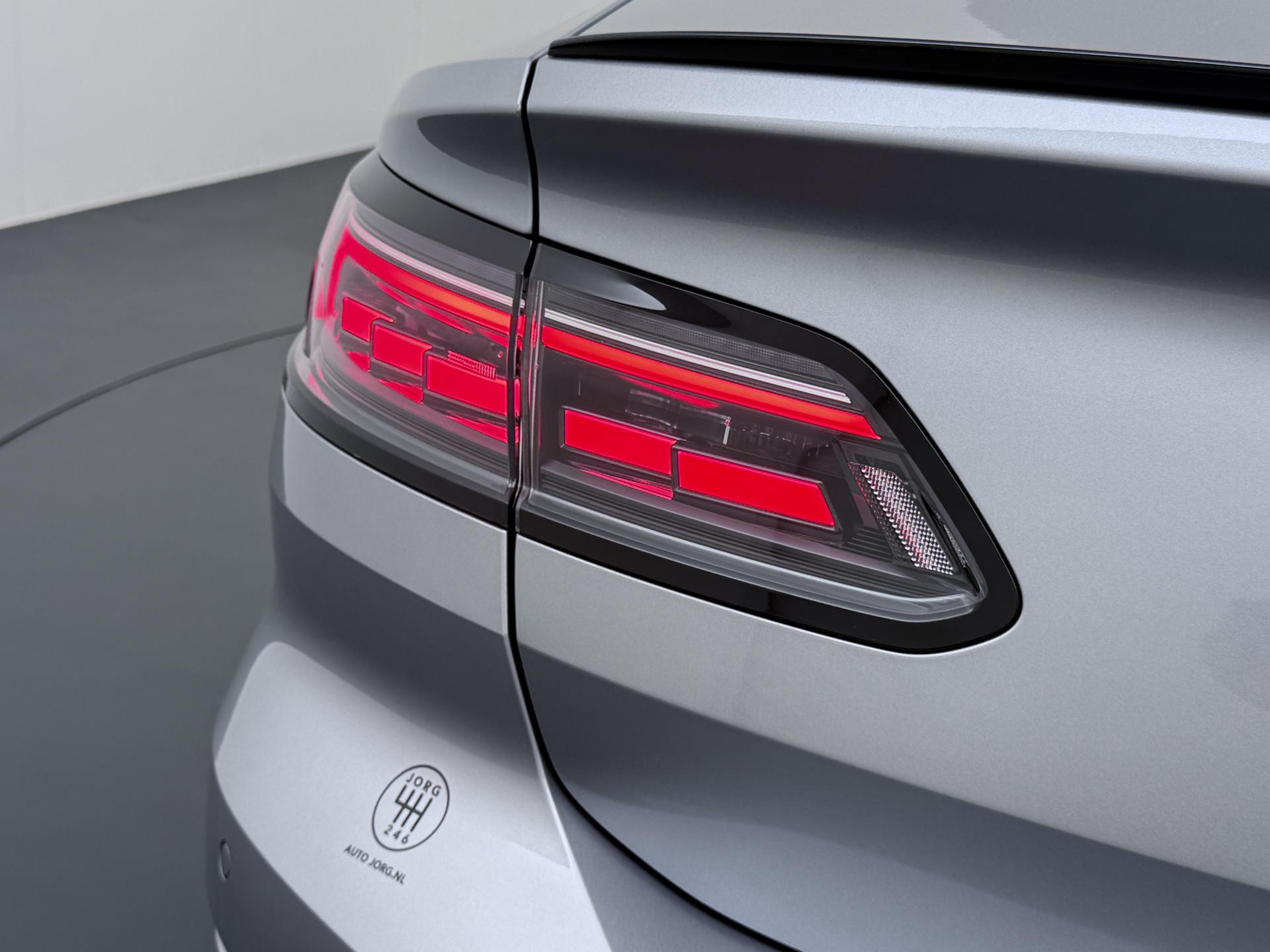 Volkswagen Arteon 2.0 TSI R-Line Business+ 13