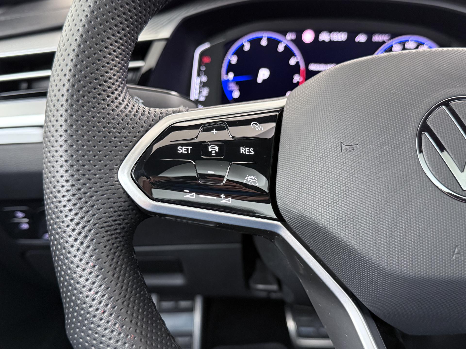 Volkswagen Arteon 2.0 TSI R-Line Business+ 32