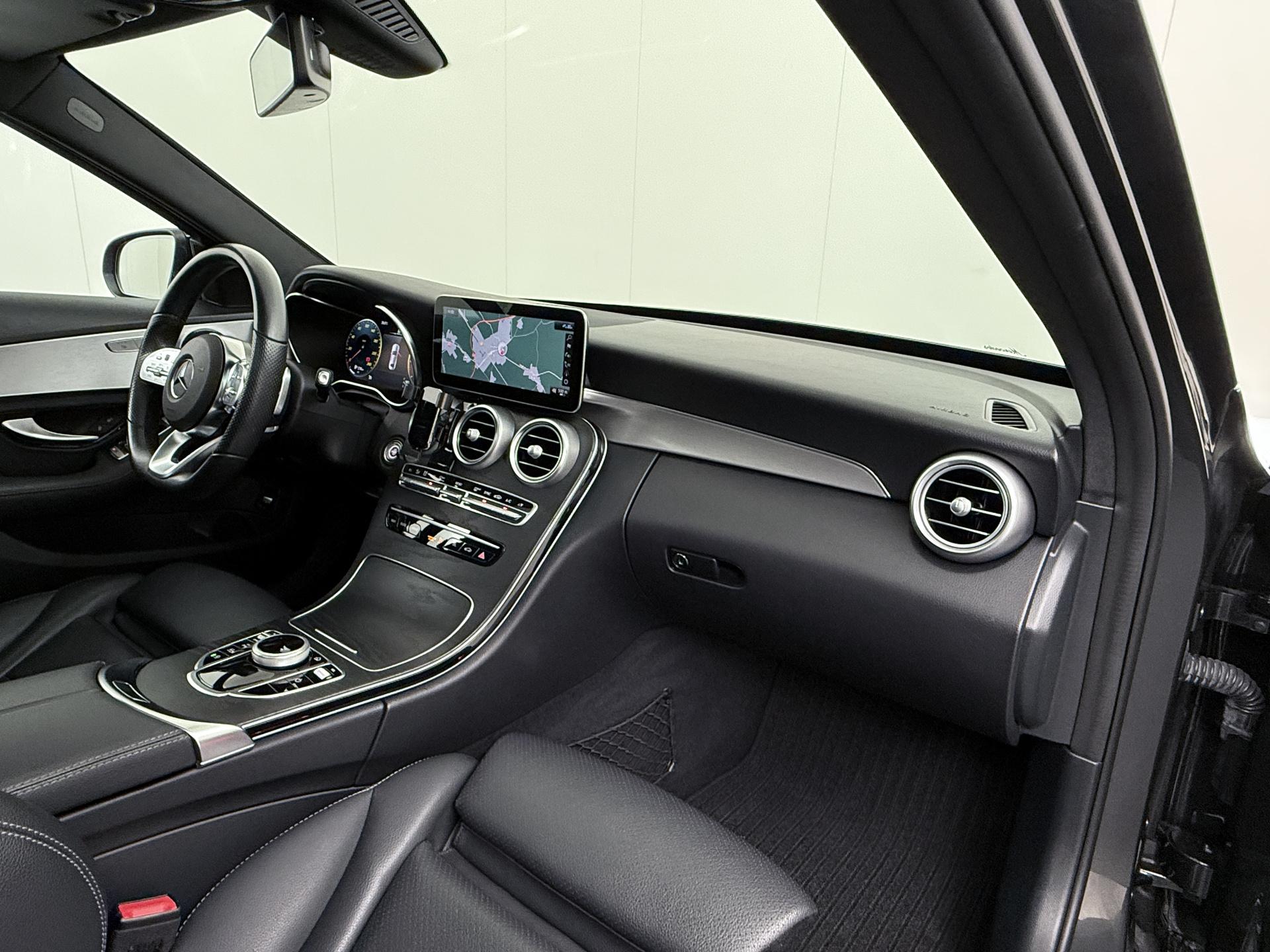 Mercedes-Benz C-Klasse 180 Business Solution AMG 10