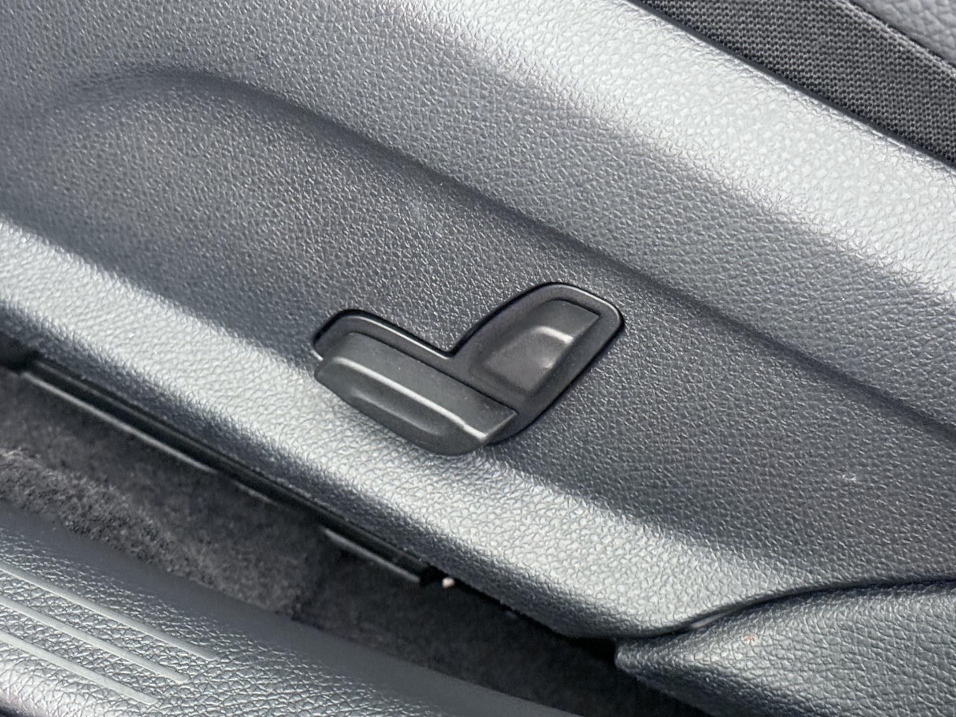 Mercedes-Benz C-Klasse 180 Business Solution AMG 24