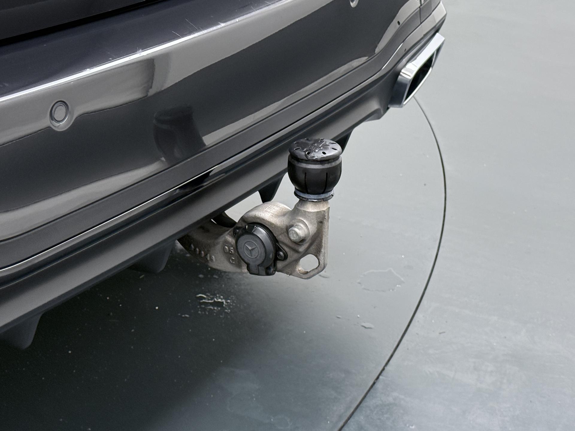 Mercedes-Benz C-Klasse Estate 300 e AMG Line 13