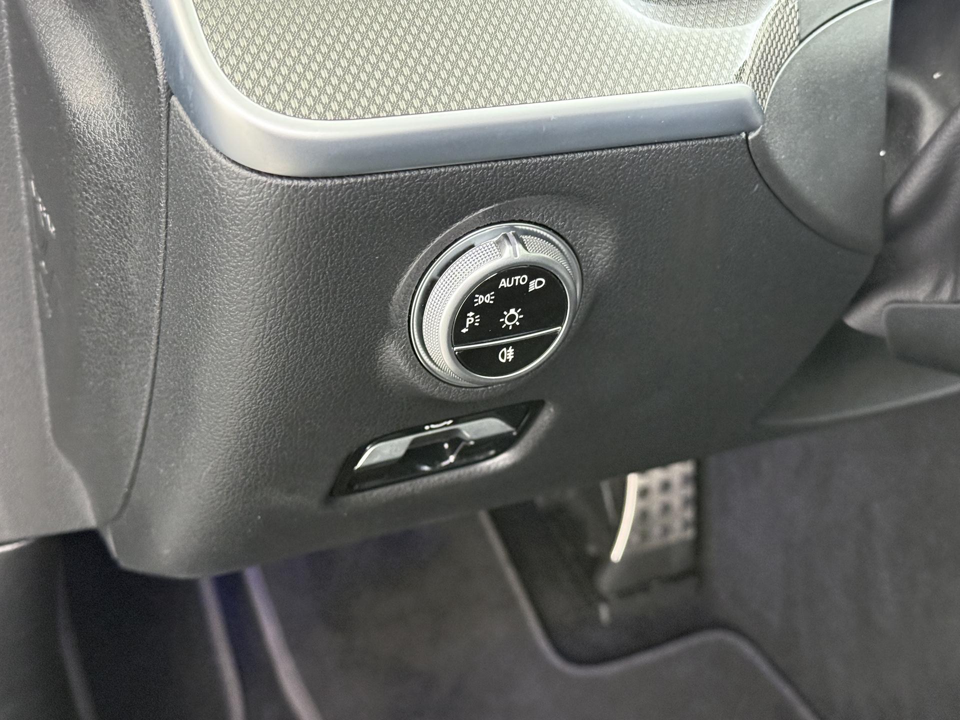 Mercedes-Benz C-Klasse Estate 300 e AMG Line 30