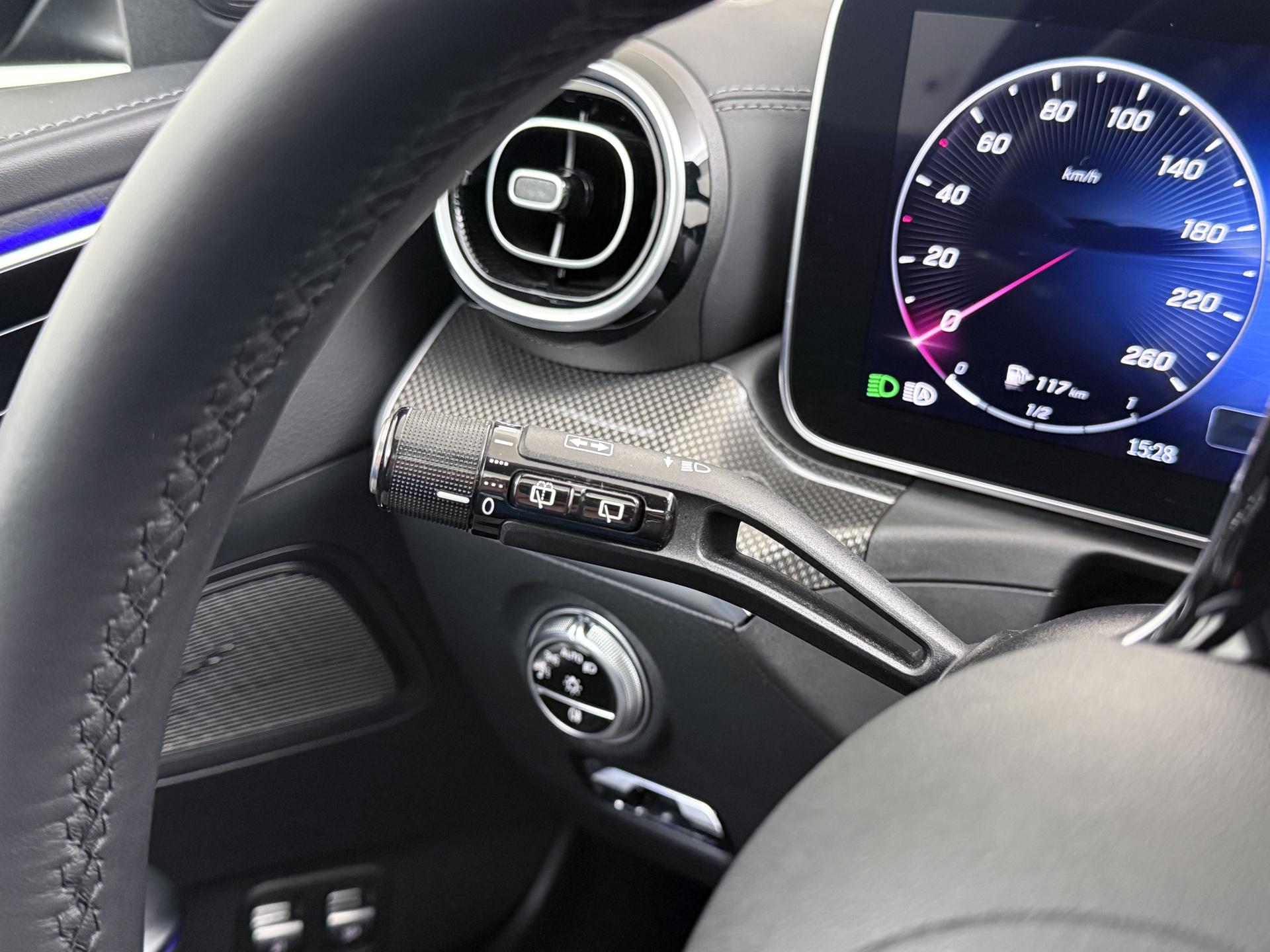 Mercedes-Benz C-Klasse Estate 300 e AMG Line 31