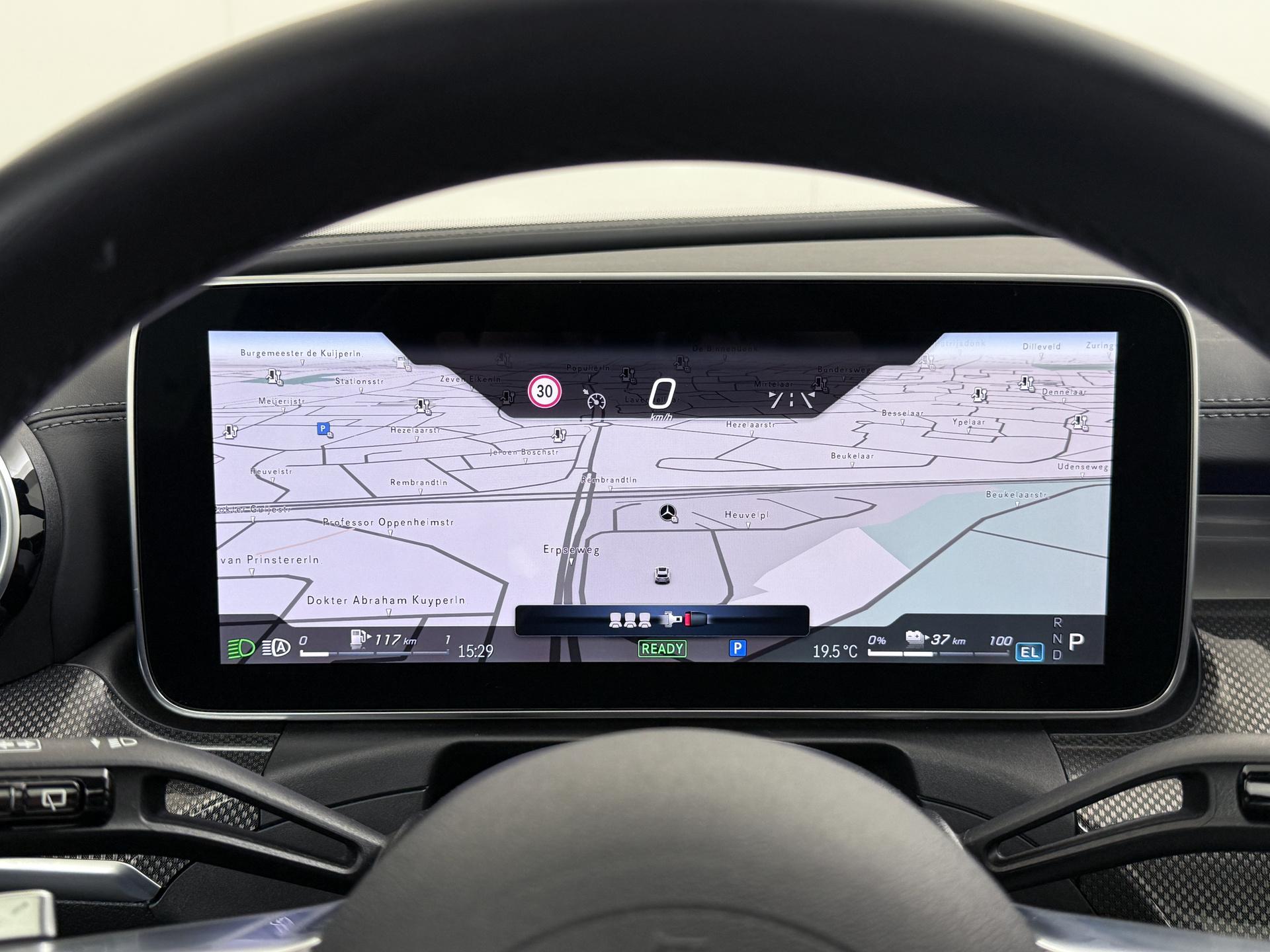 Mercedes-Benz C-Klasse Estate 300 e AMG Line 36