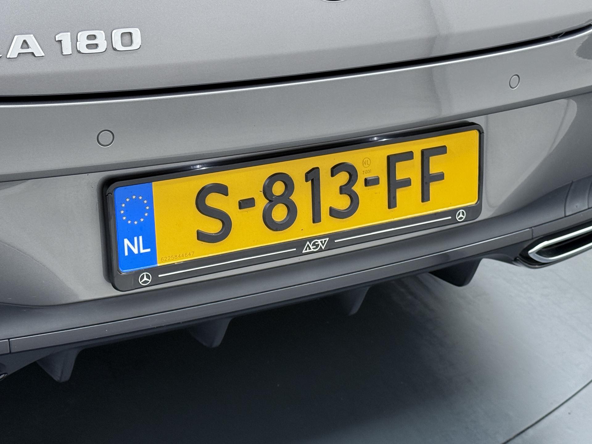 Mercedes-Benz CLA-Klasse Shooting Brake 180 AMG Line 12