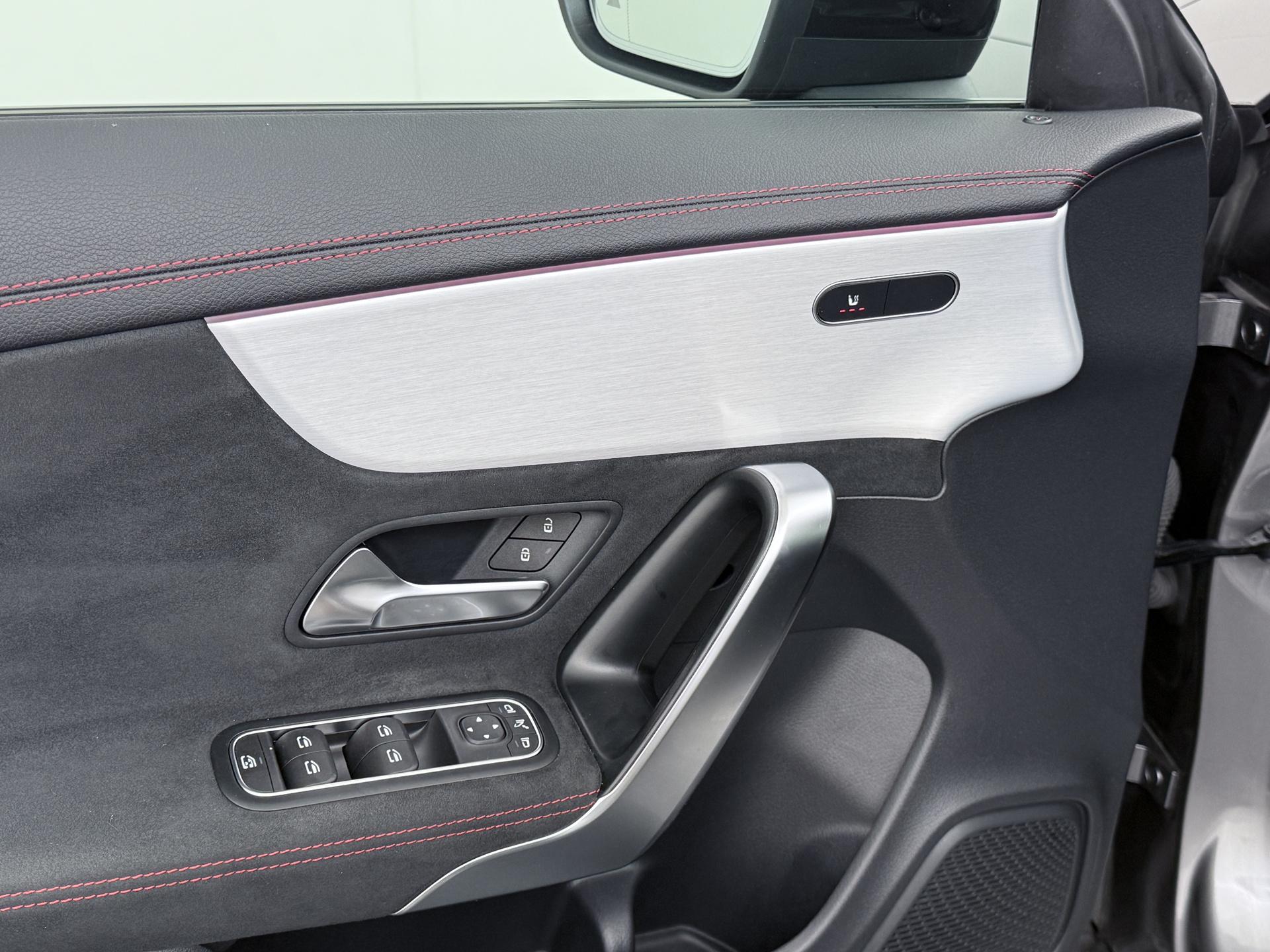 Mercedes-Benz CLA-Klasse Shooting Brake 180 AMG Line 17