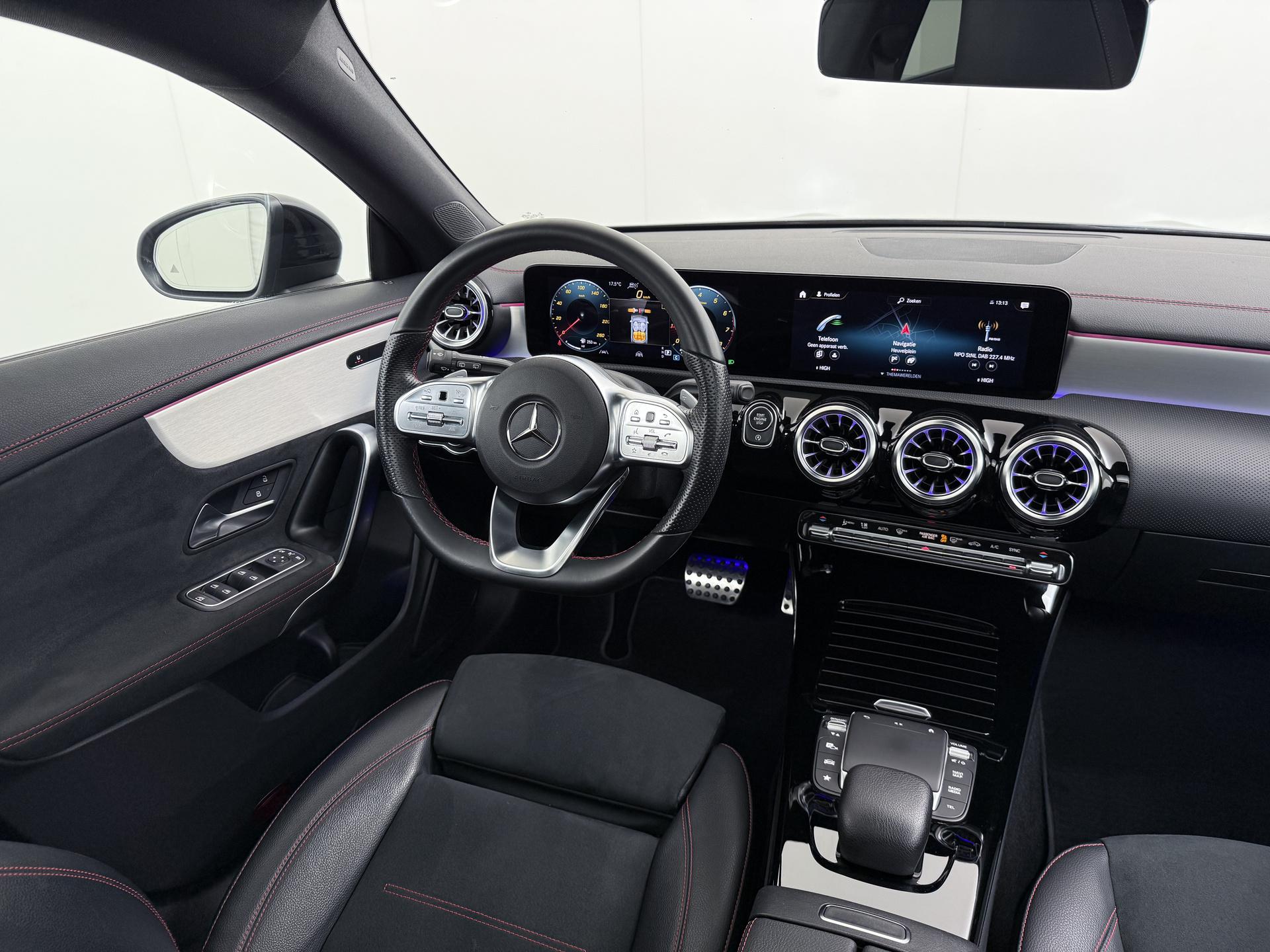 Mercedes-Benz CLA-Klasse Shooting Brake 180 AMG Line 26